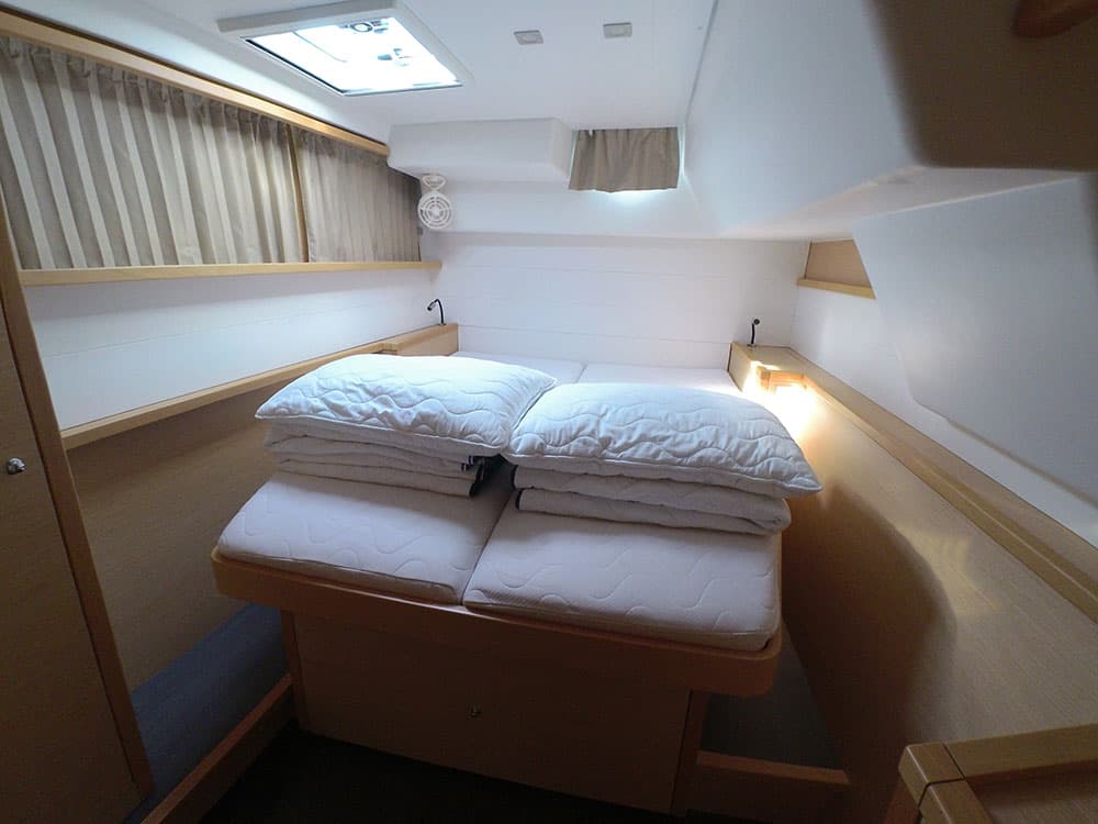 Lagoon 450 Fly - photo 6