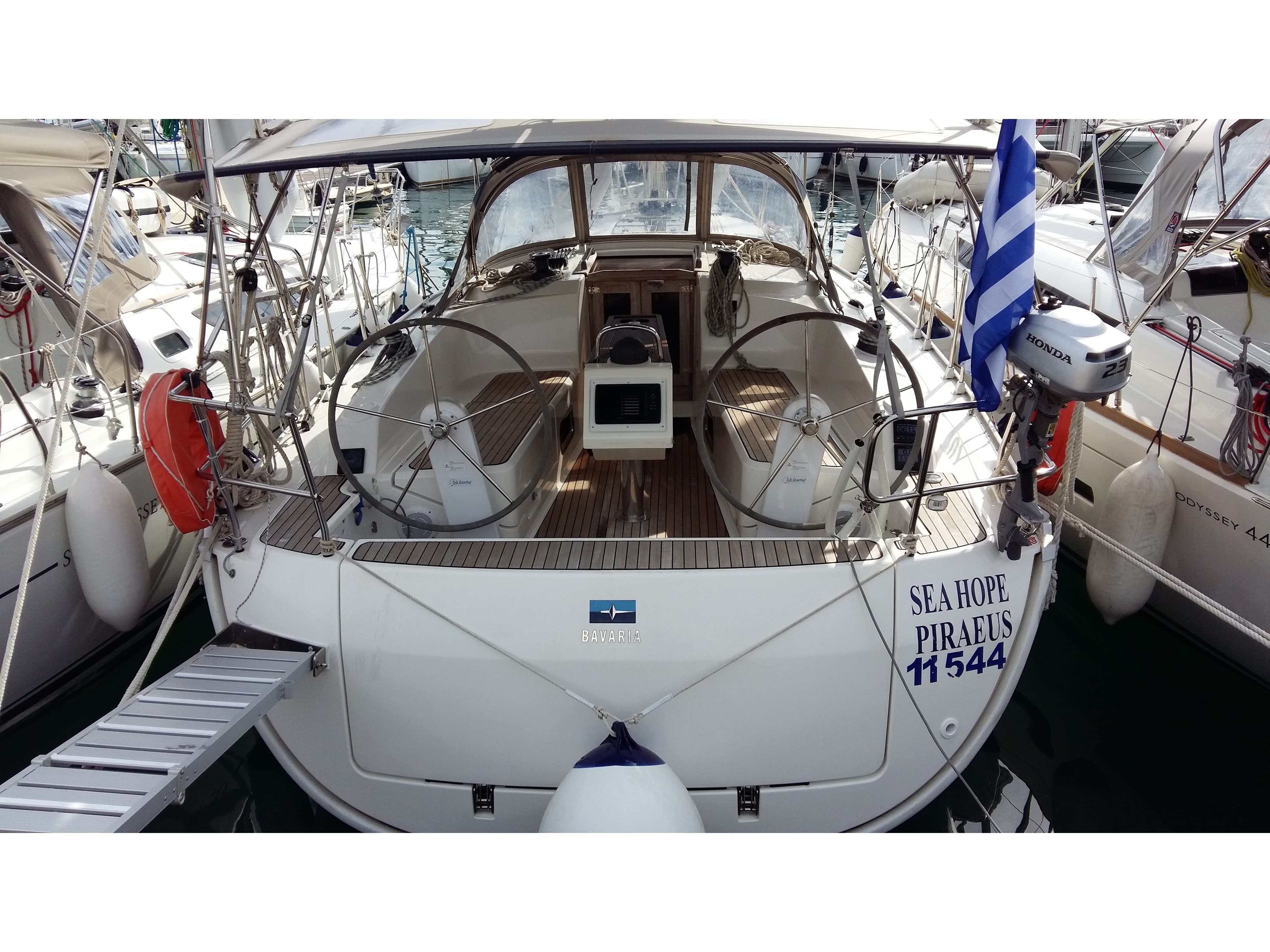 Bavaria Cruiser 37 - photo