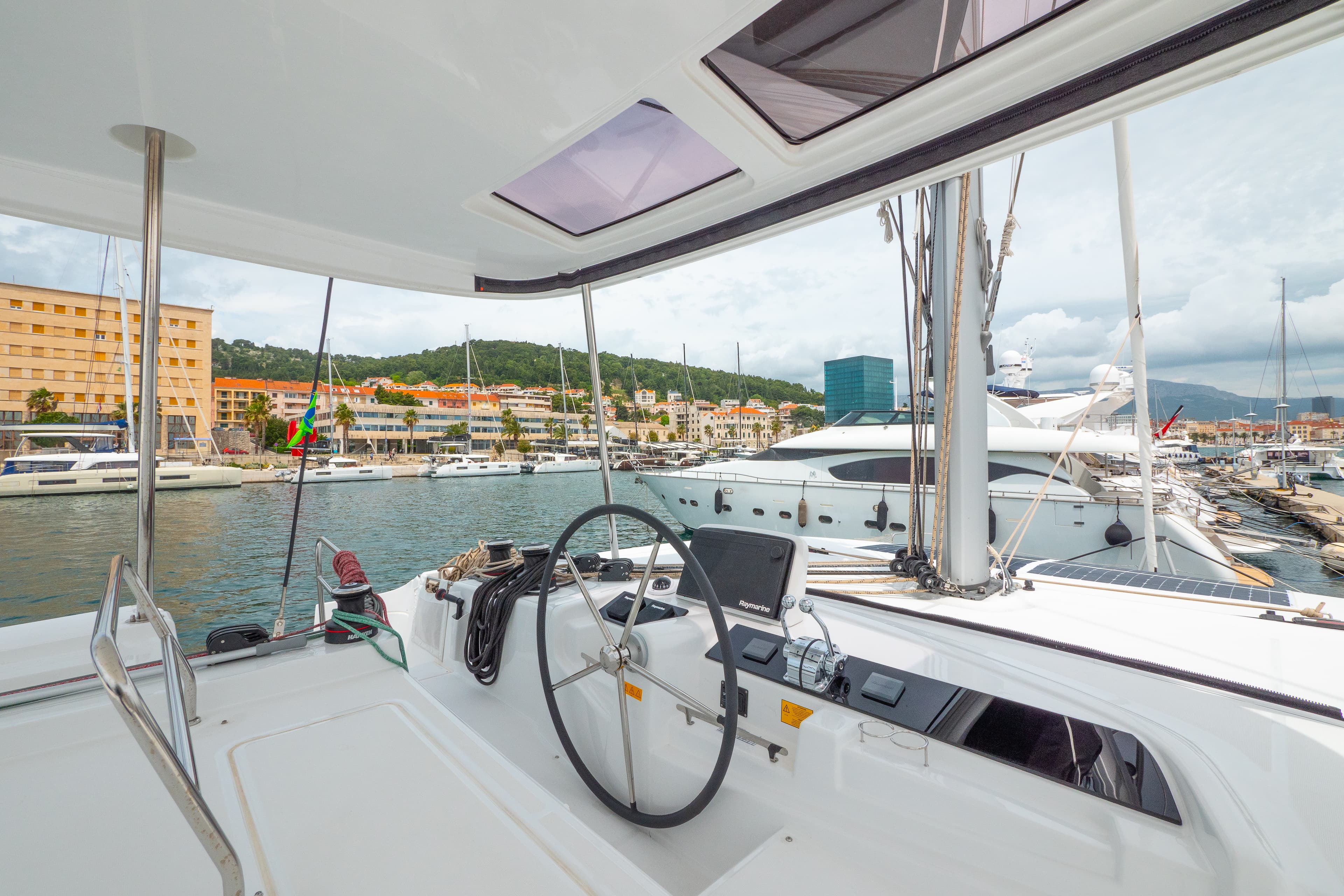 Lagoon 46  - photo 9