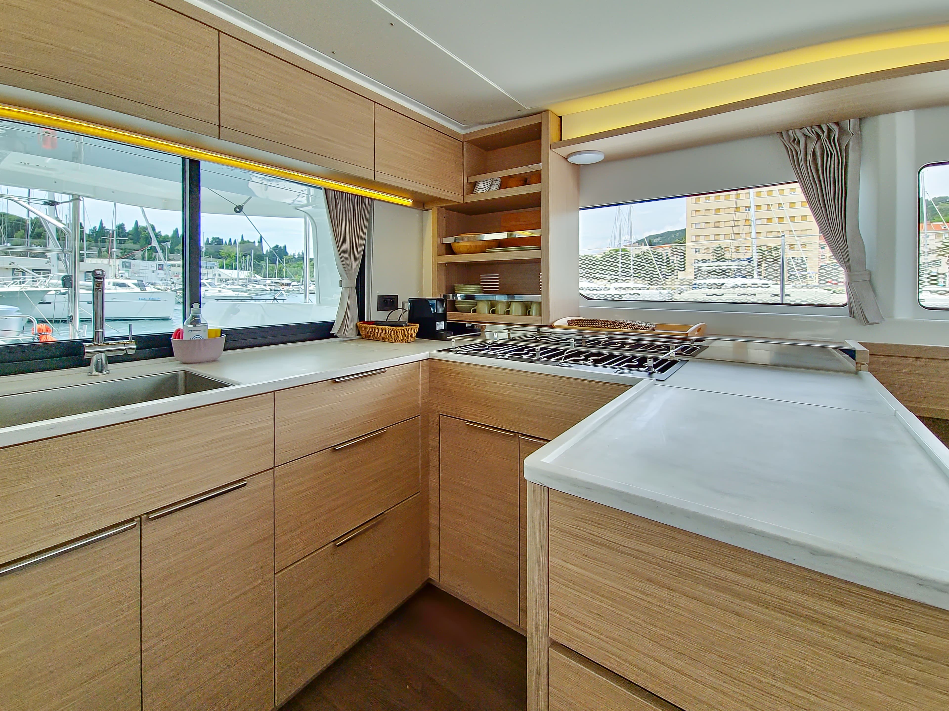 Lagoon 46  - photo 48