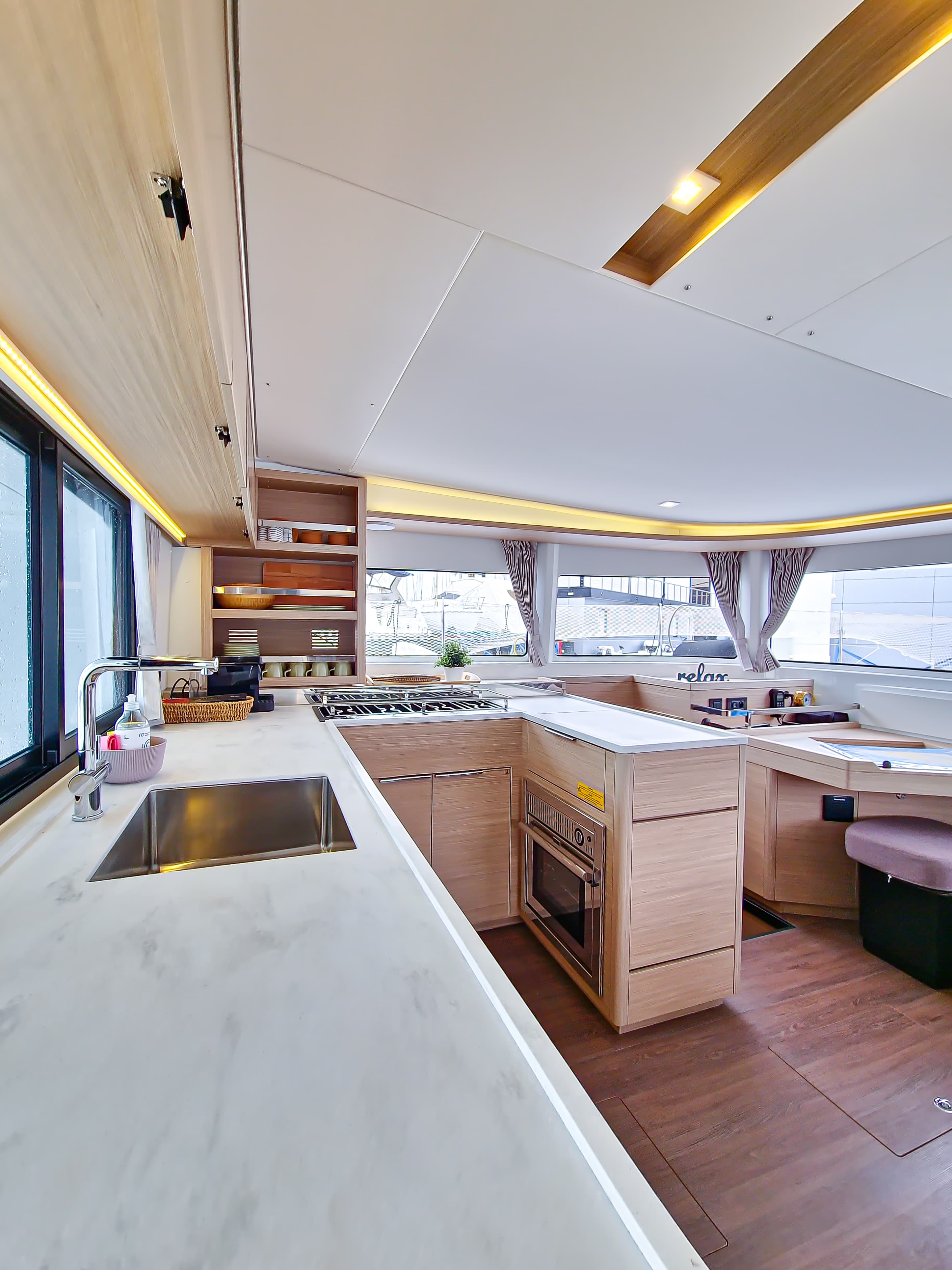 Lagoon 46  - photo 43