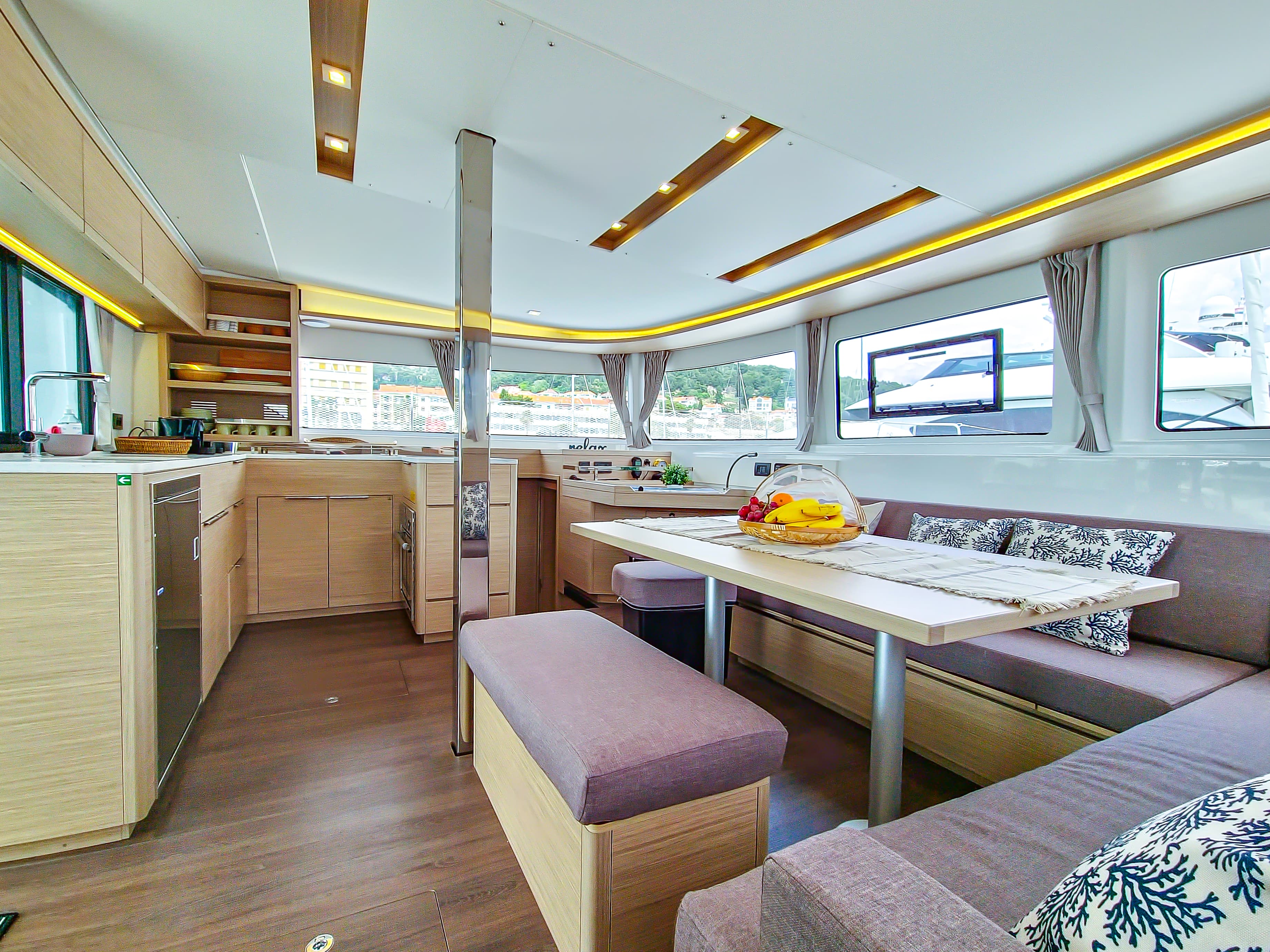 Lagoon 46  - photo 30