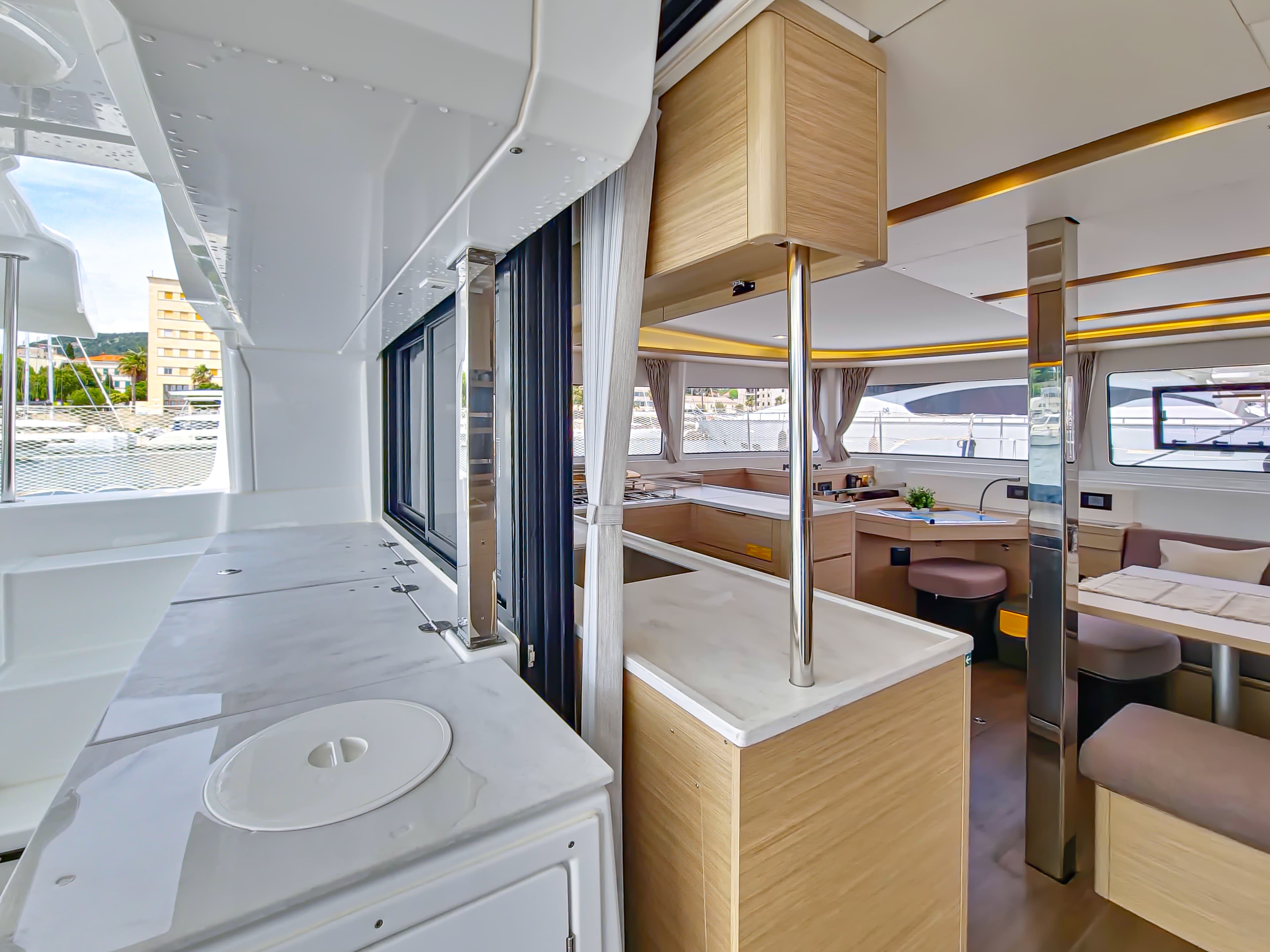 Lagoon 46  - photo 47