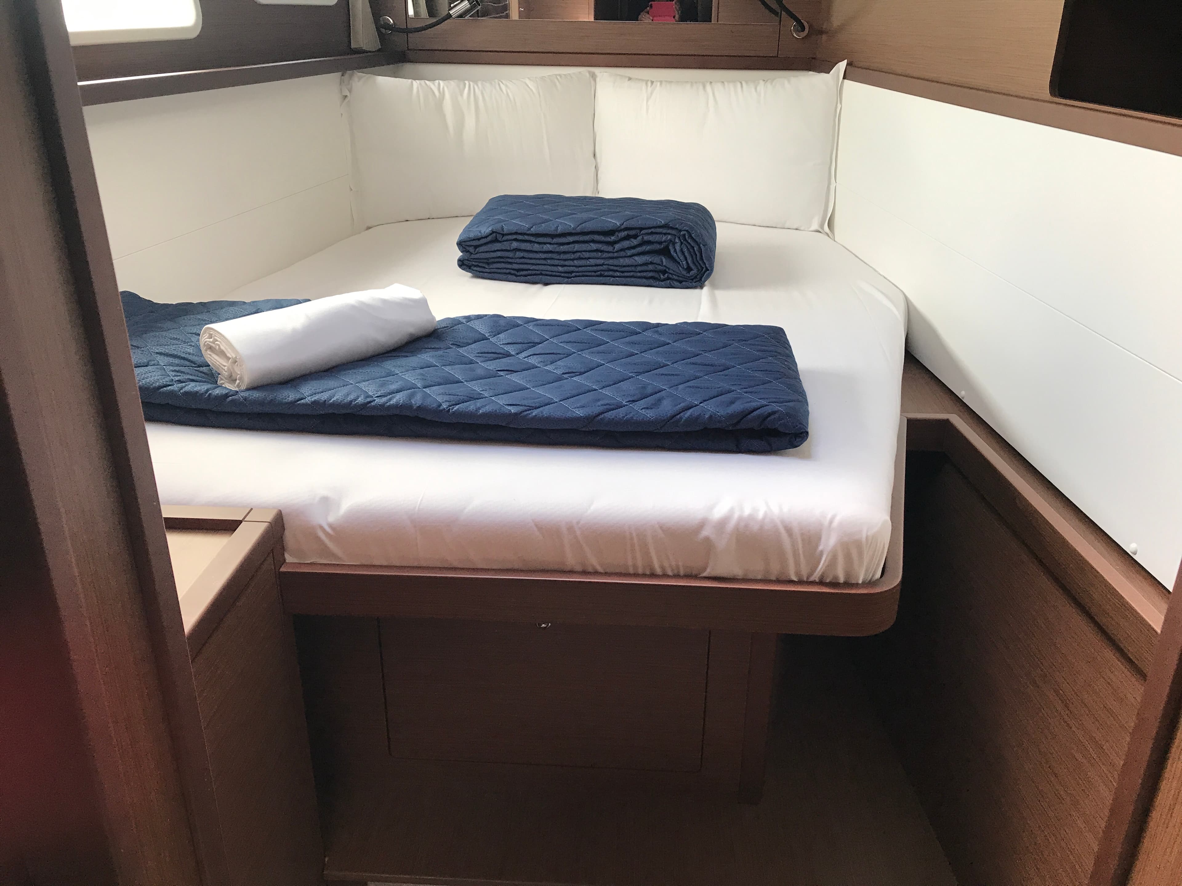 Lagoon 450 Fly - photo 17