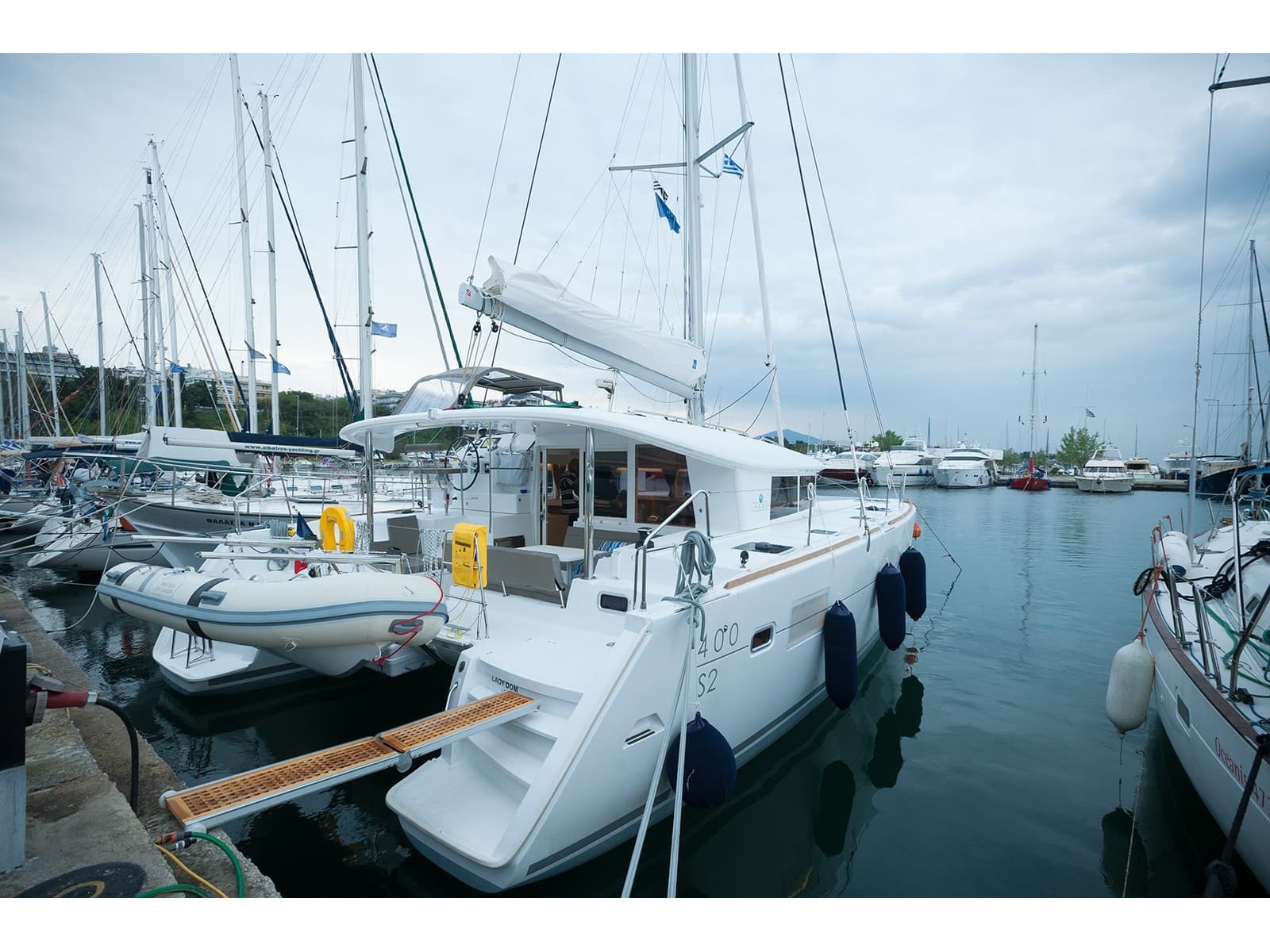 Lagoon 400 S2 - photo