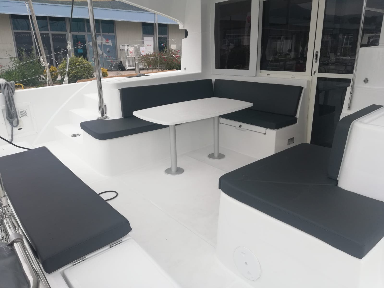 Lagoon 40 - photo 11