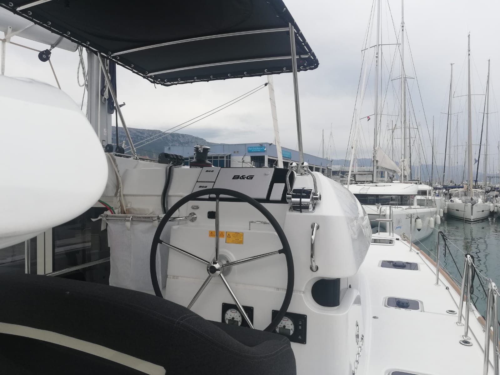 Lagoon 40 - photo 20