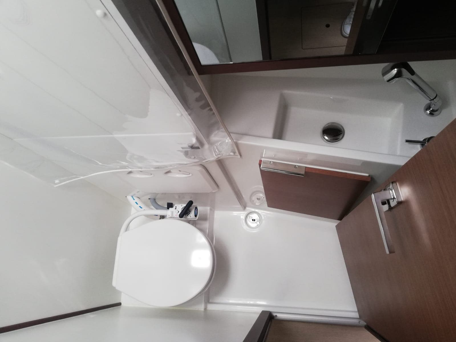 Lagoon 40 - photo 9
