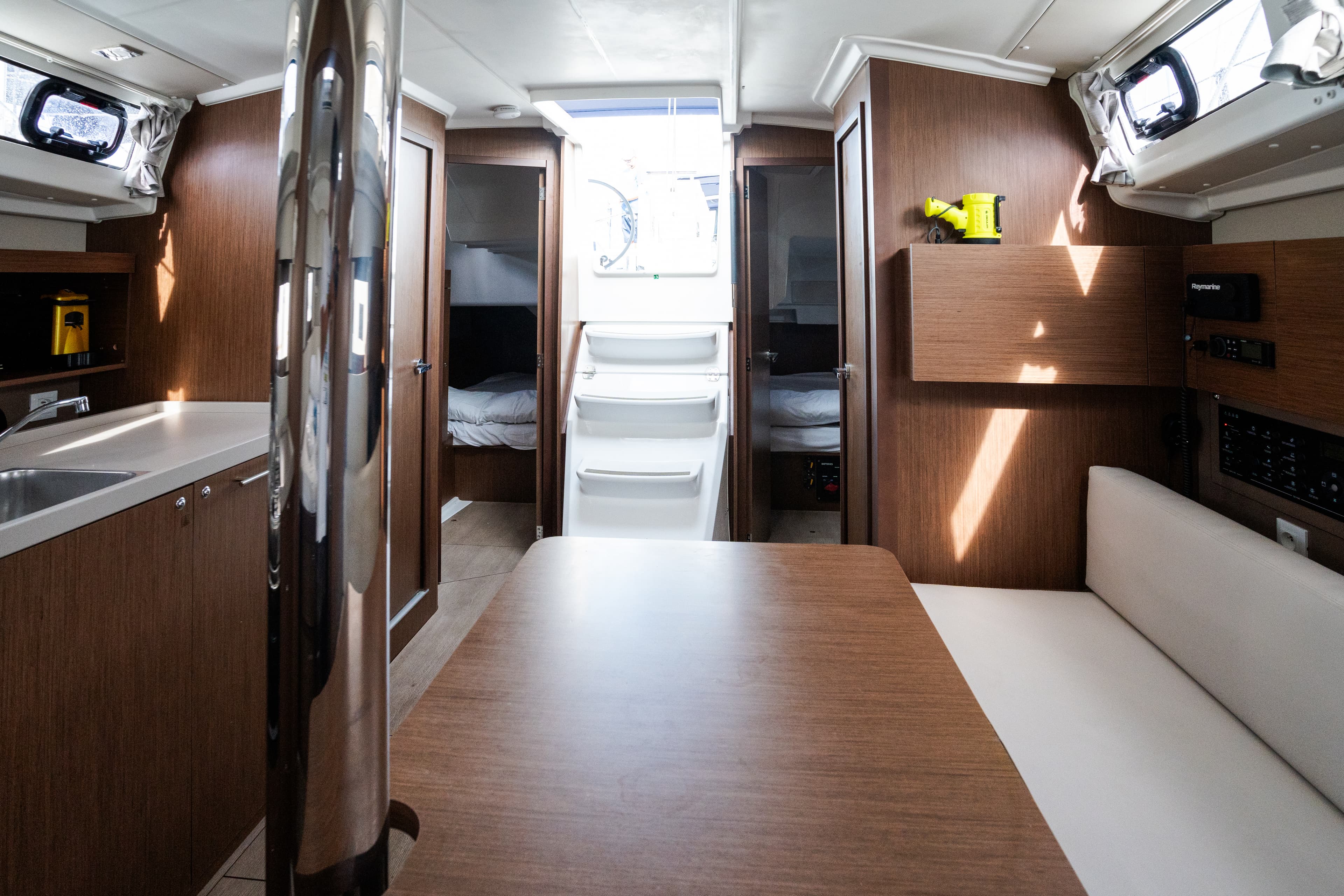 Oceanis 38.1 - photo 11