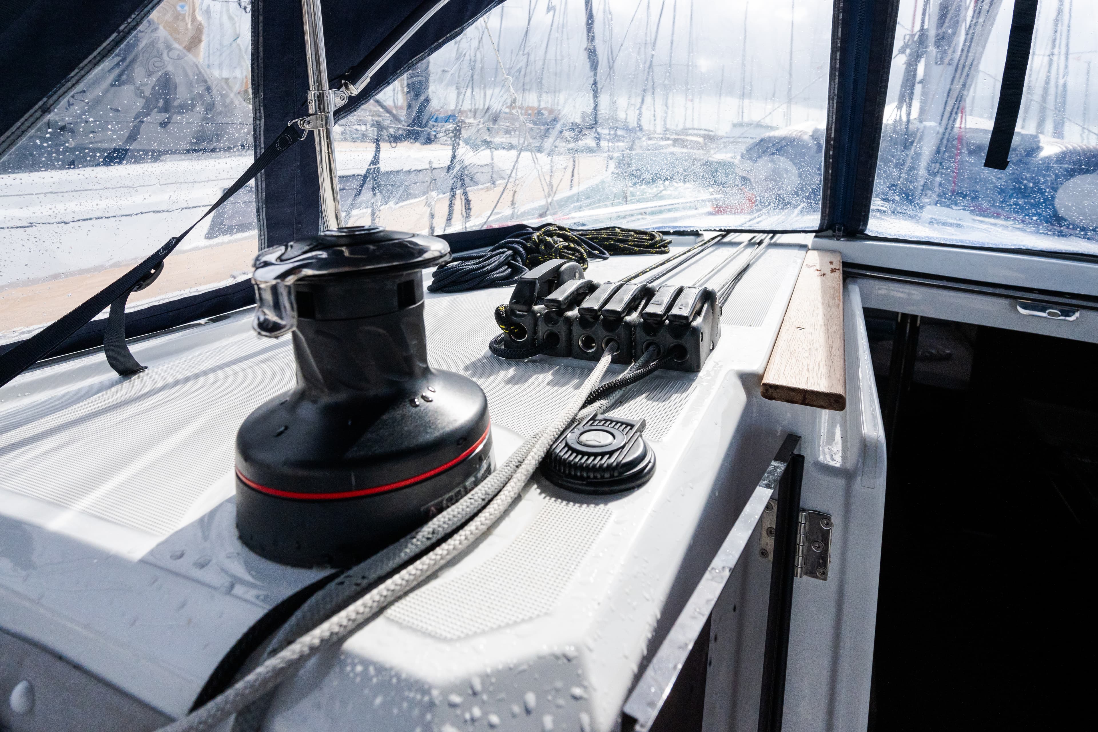 Oceanis 38.1 - photo 16