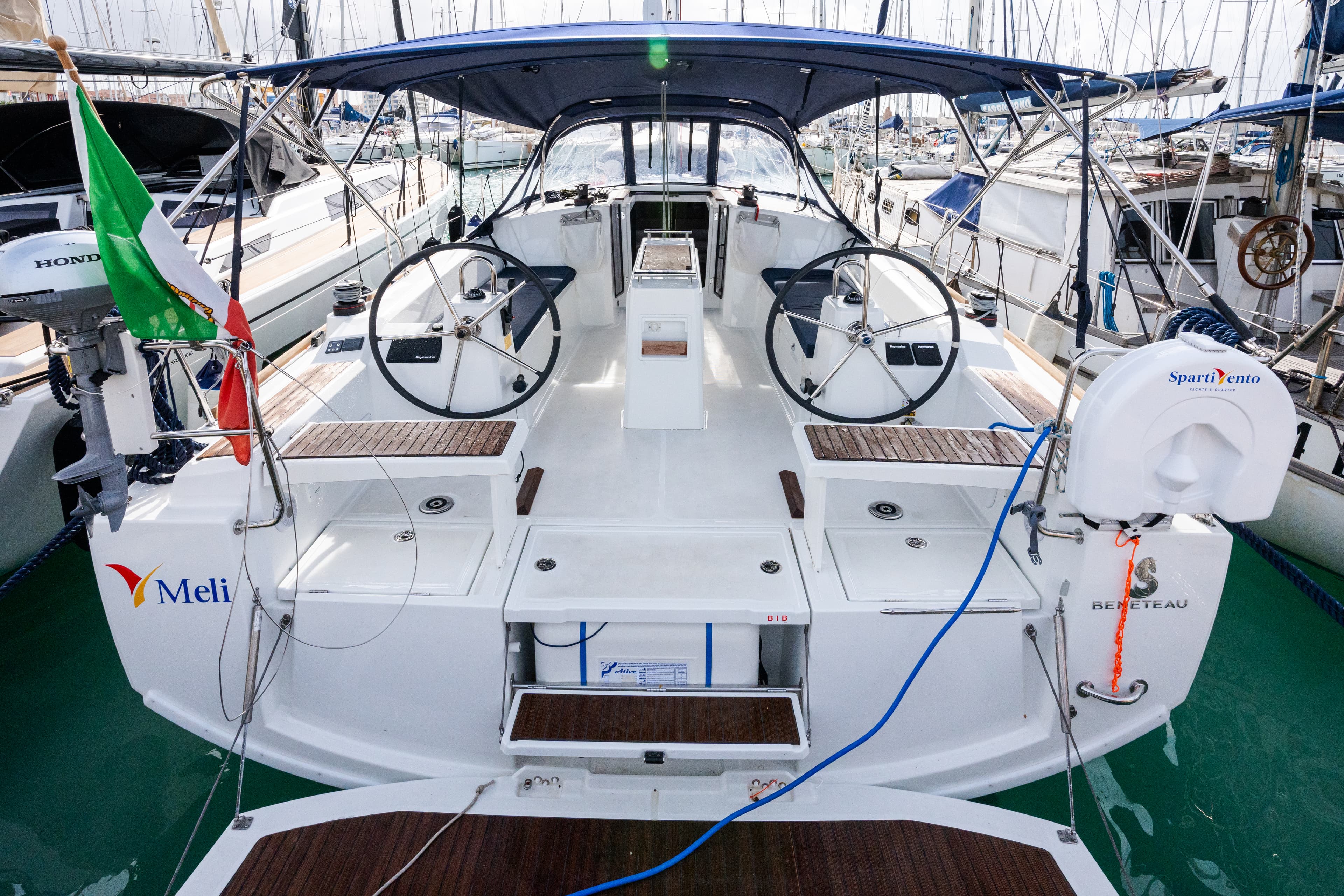 Oceanis 38.1 - photo 26