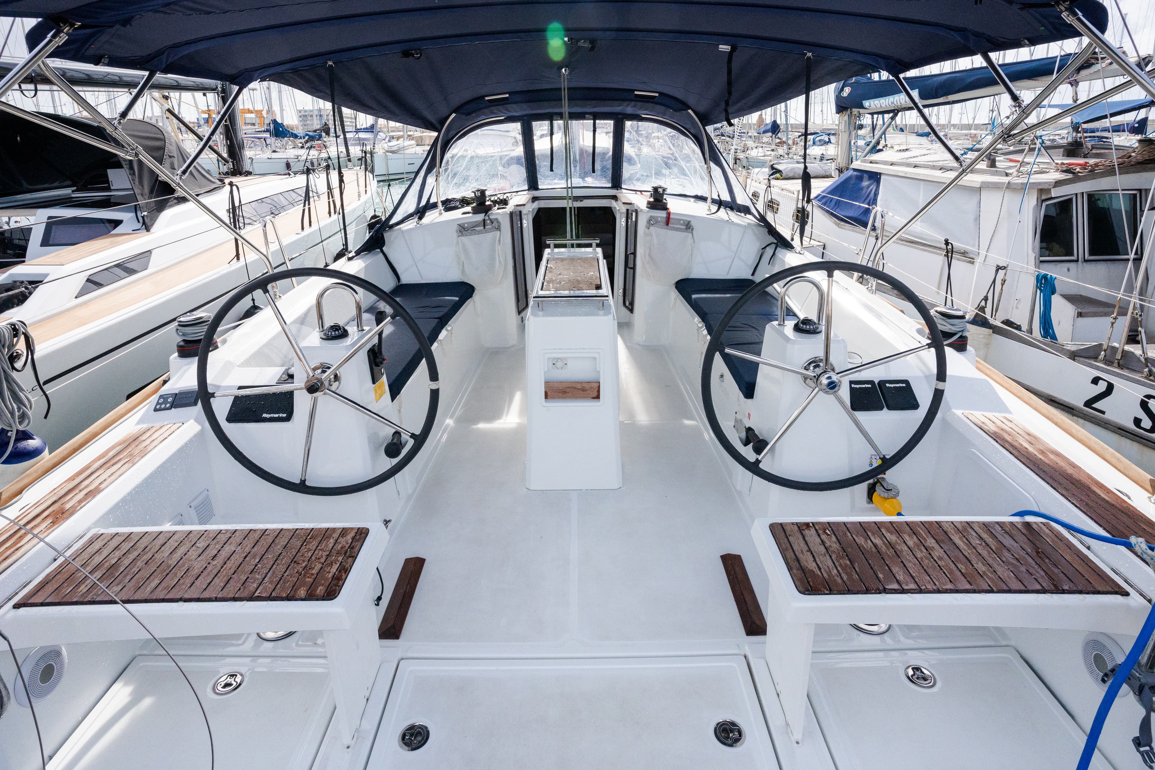 Oceanis 38.1 - photo 4