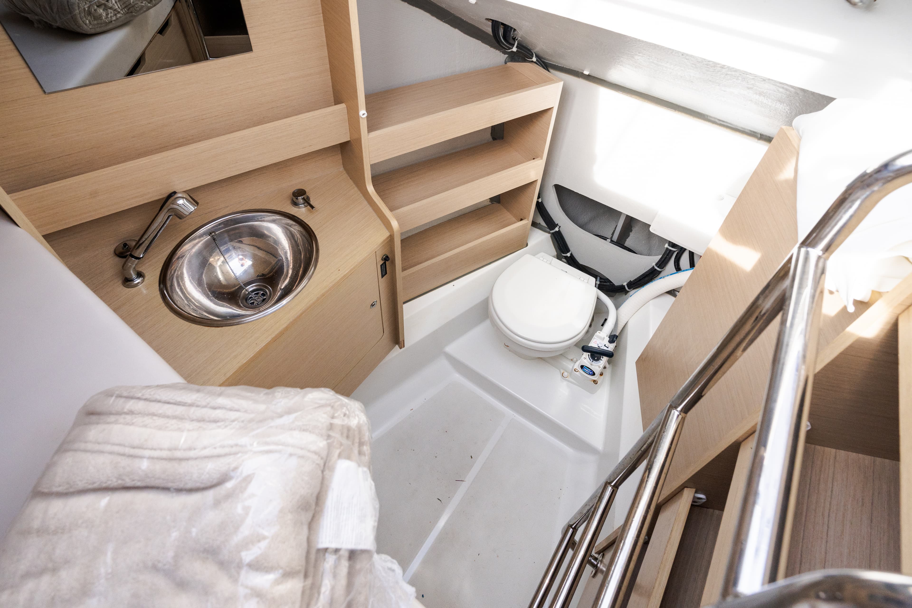 Oceanis 51.1 - photo 38