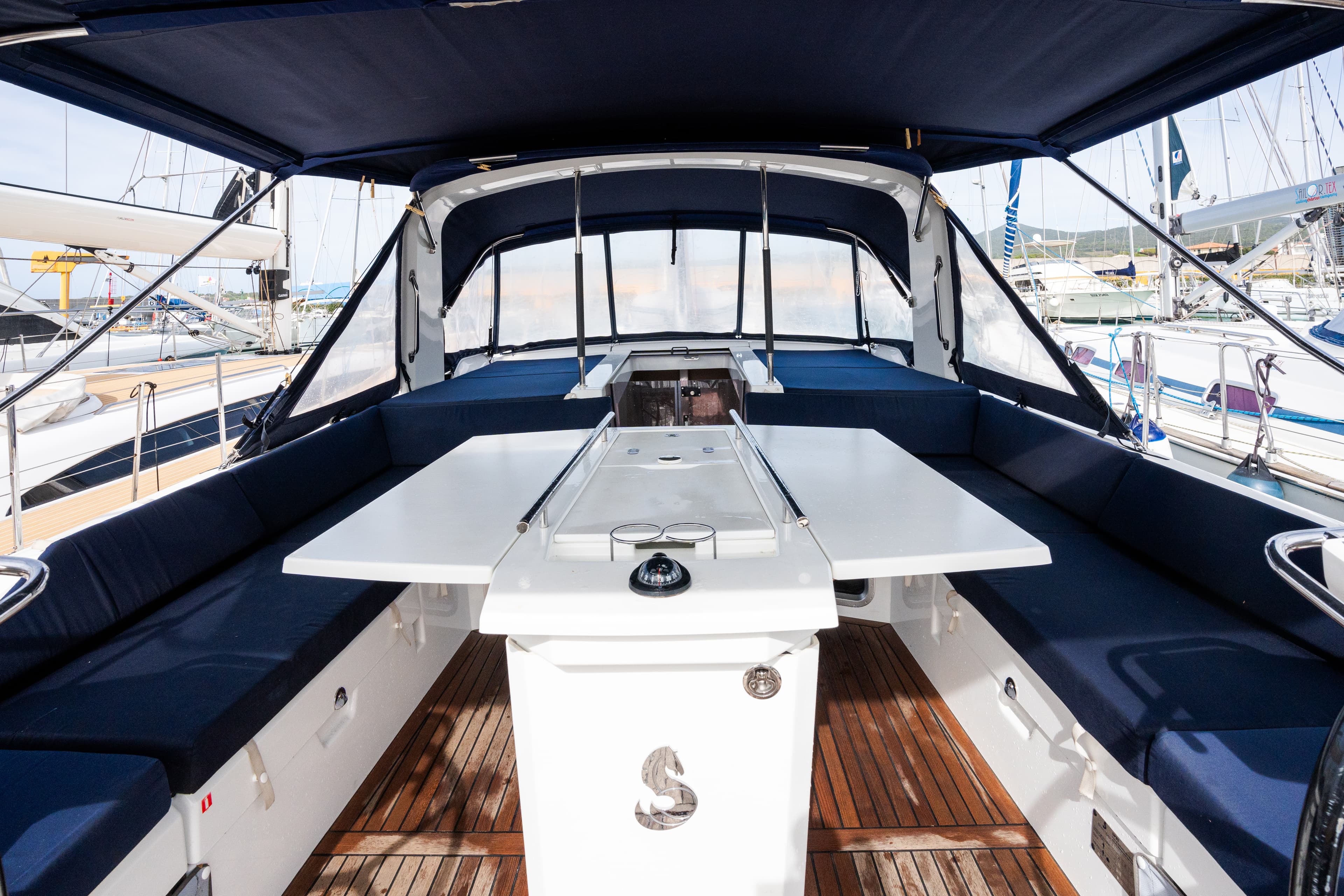 Oceanis 51.1 - photo 16