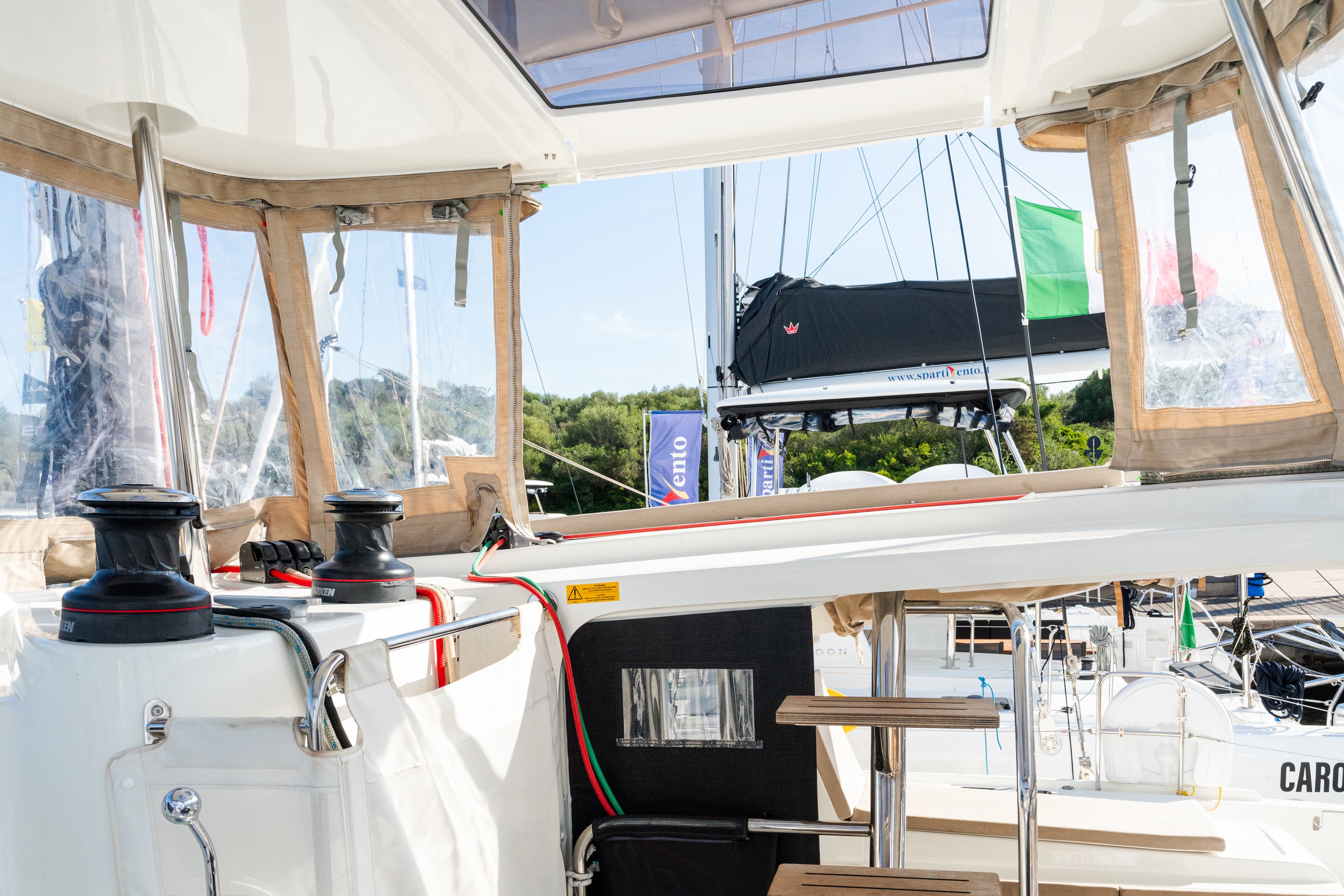 Lagoon 42 - photo 10