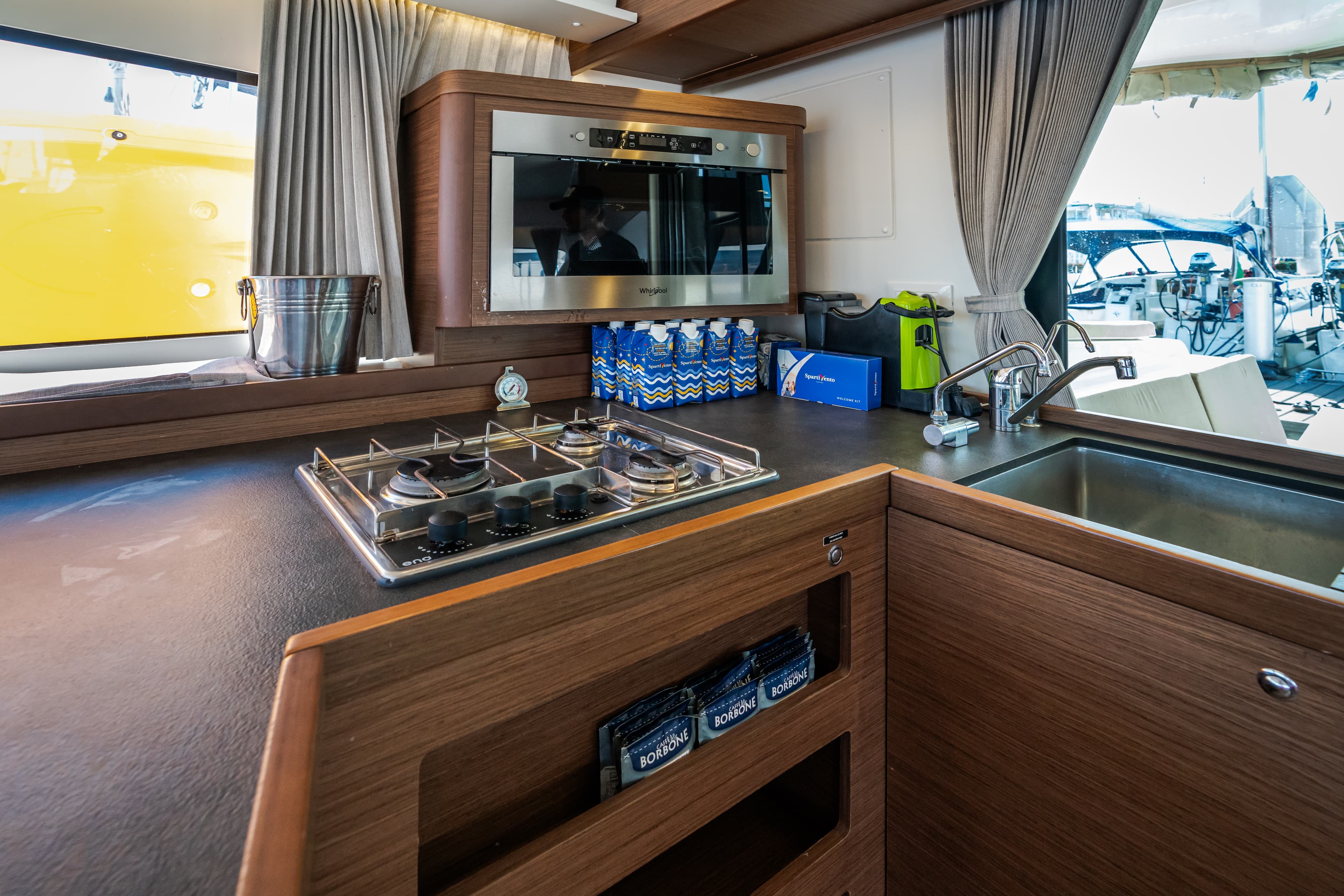 Lagoon 42 - photo 13