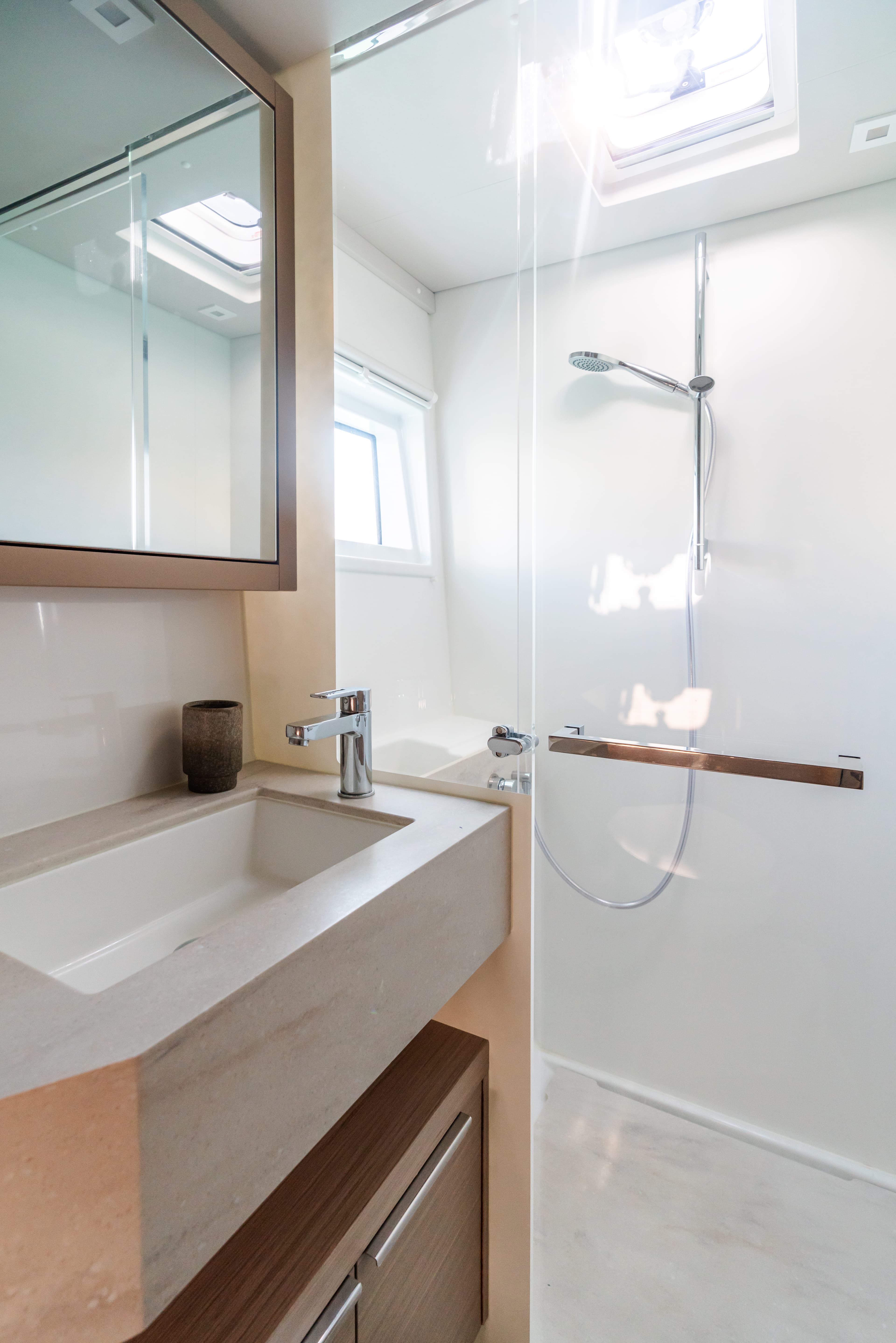 Lagoon 46  - photo 7