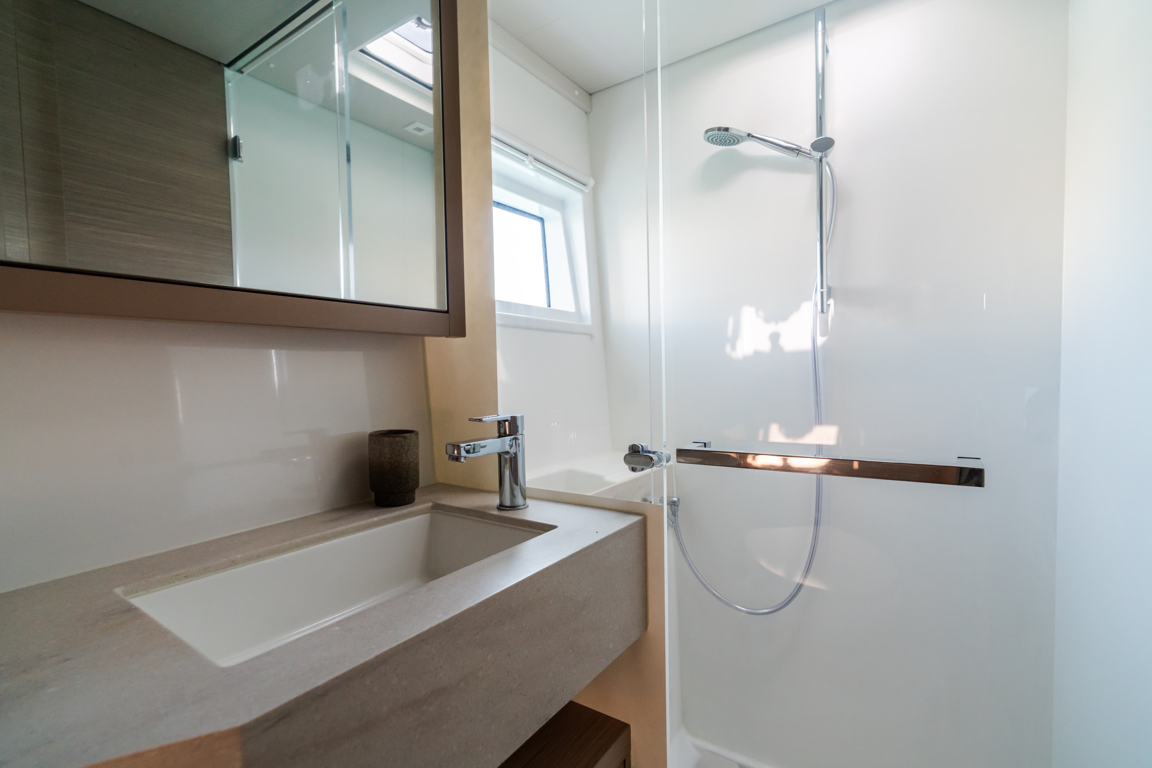 Lagoon 46  - photo 6