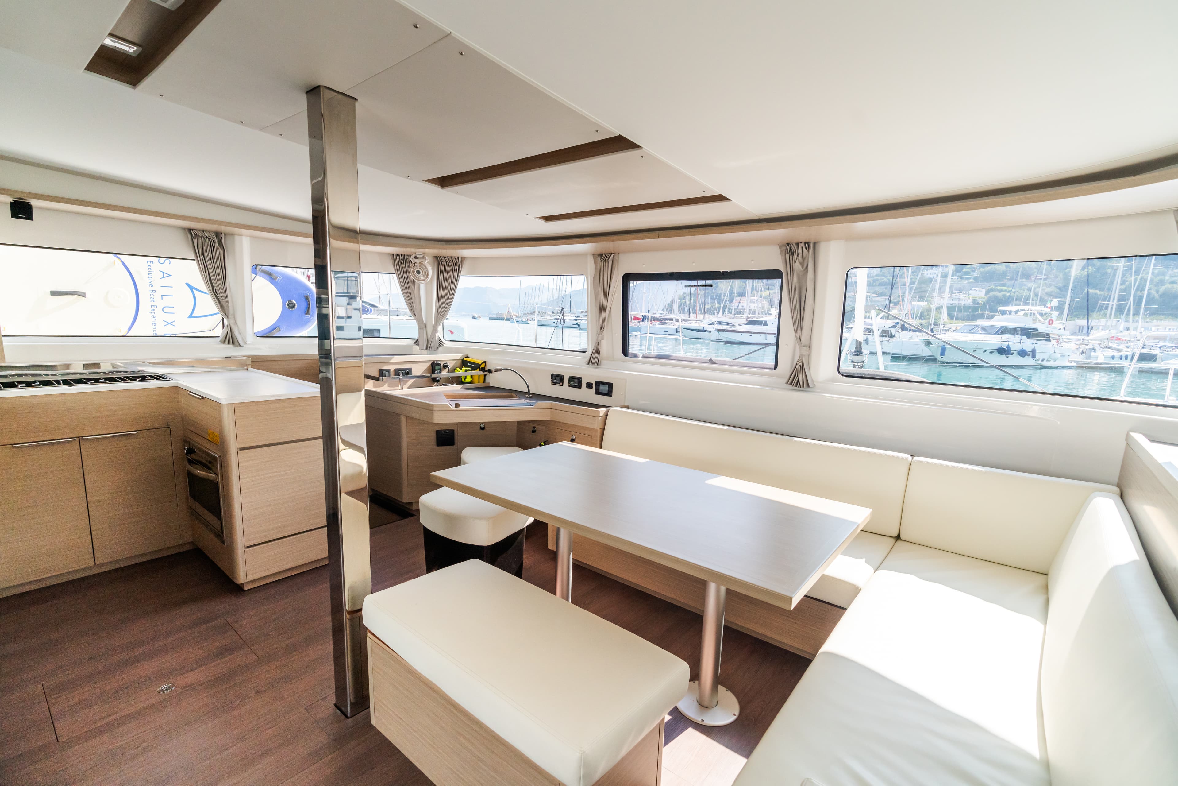 Lagoon 46  - photo 21