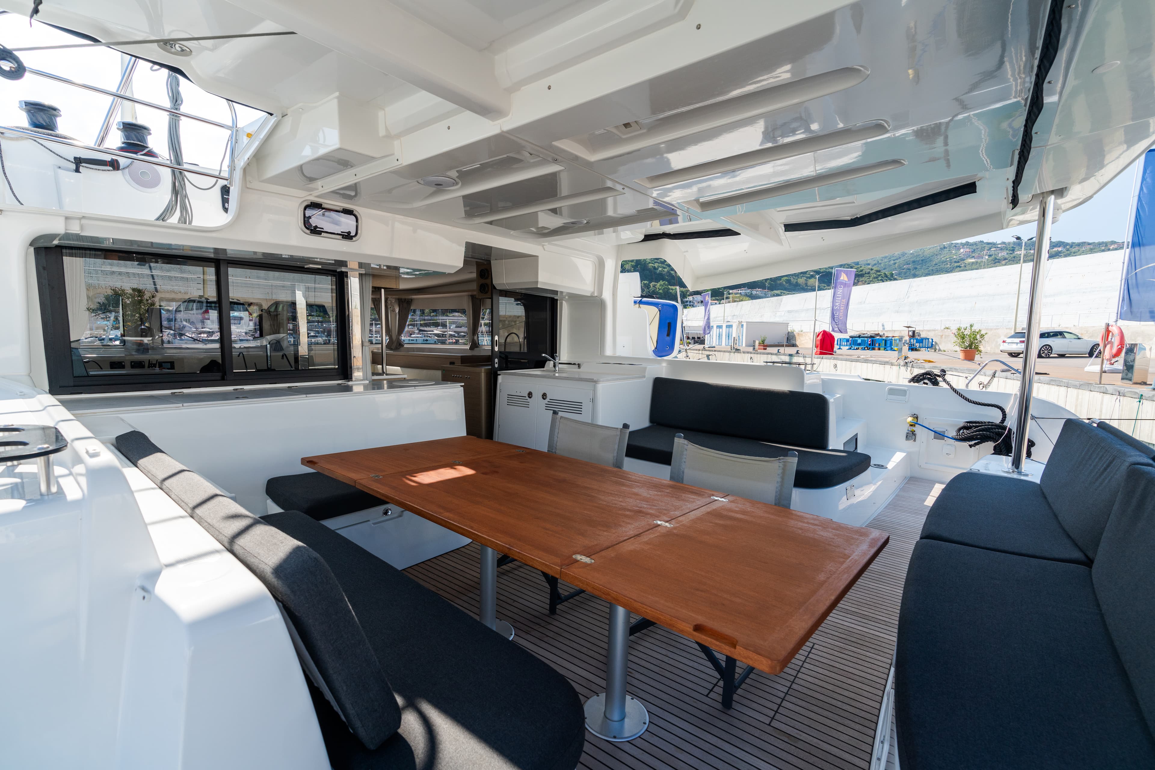 Lagoon 46  - photo 13