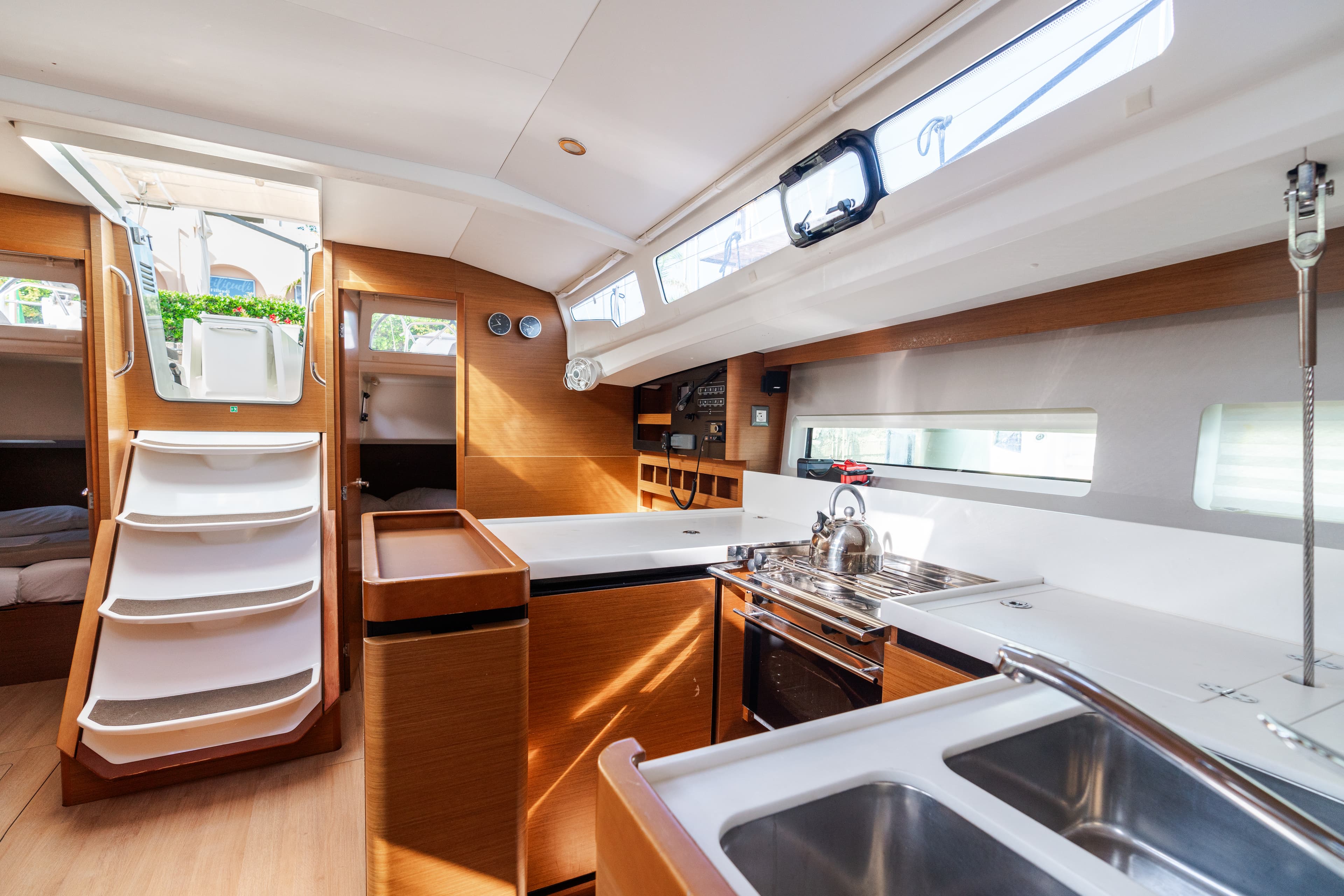 Sun Odyssey 440 - photo 4