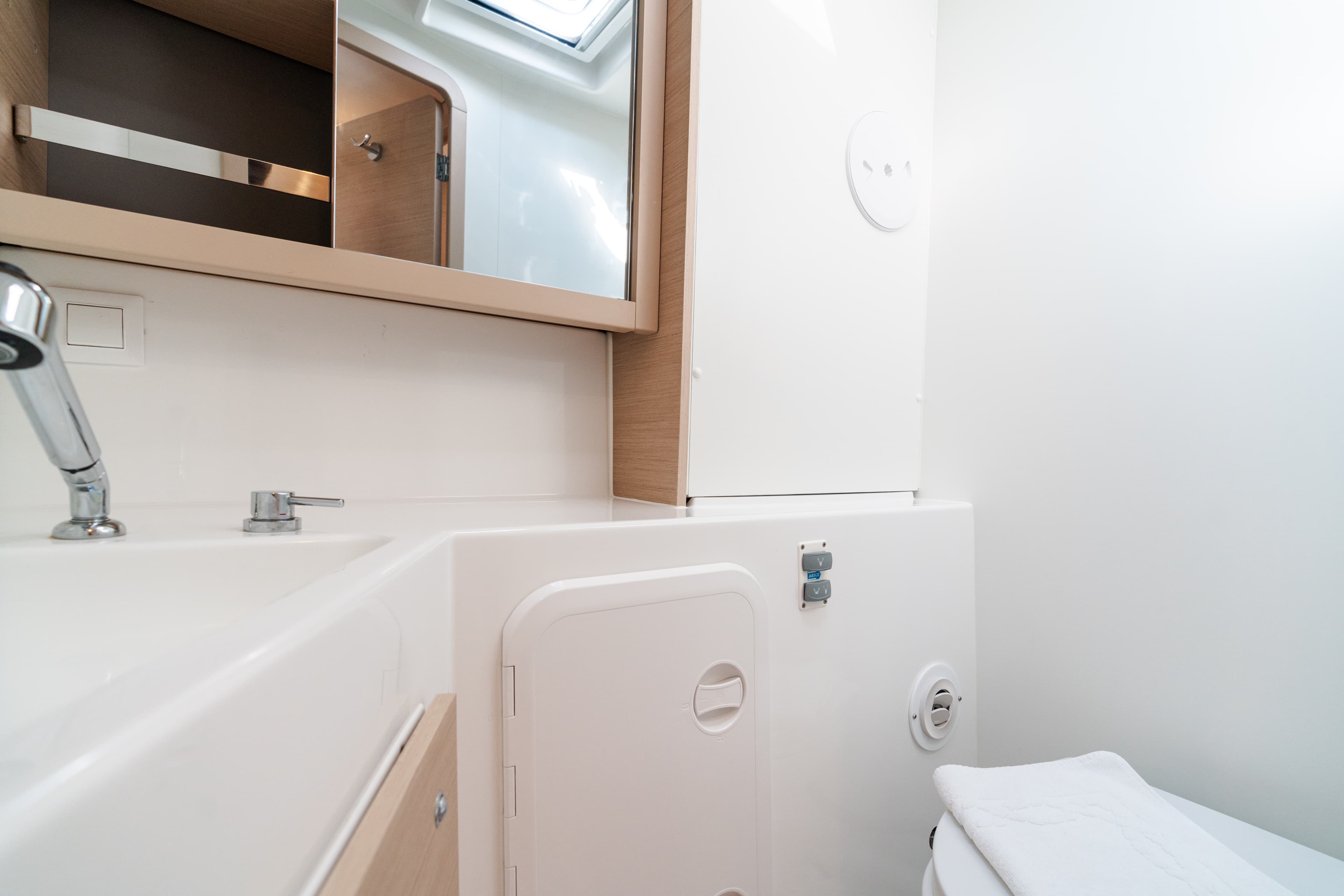 Lagoon 42 - photo 17