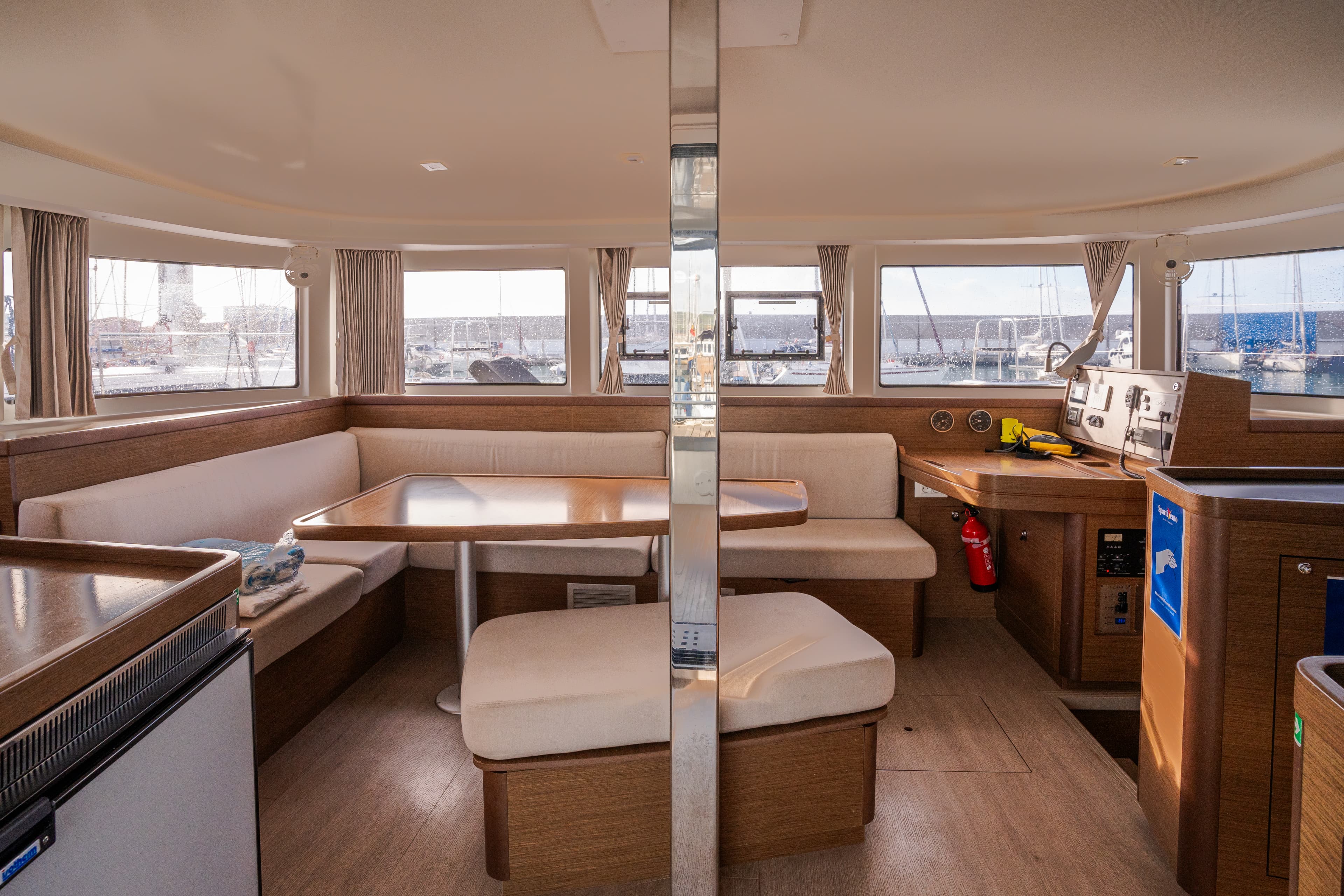 Lagoon 42 - photo 10