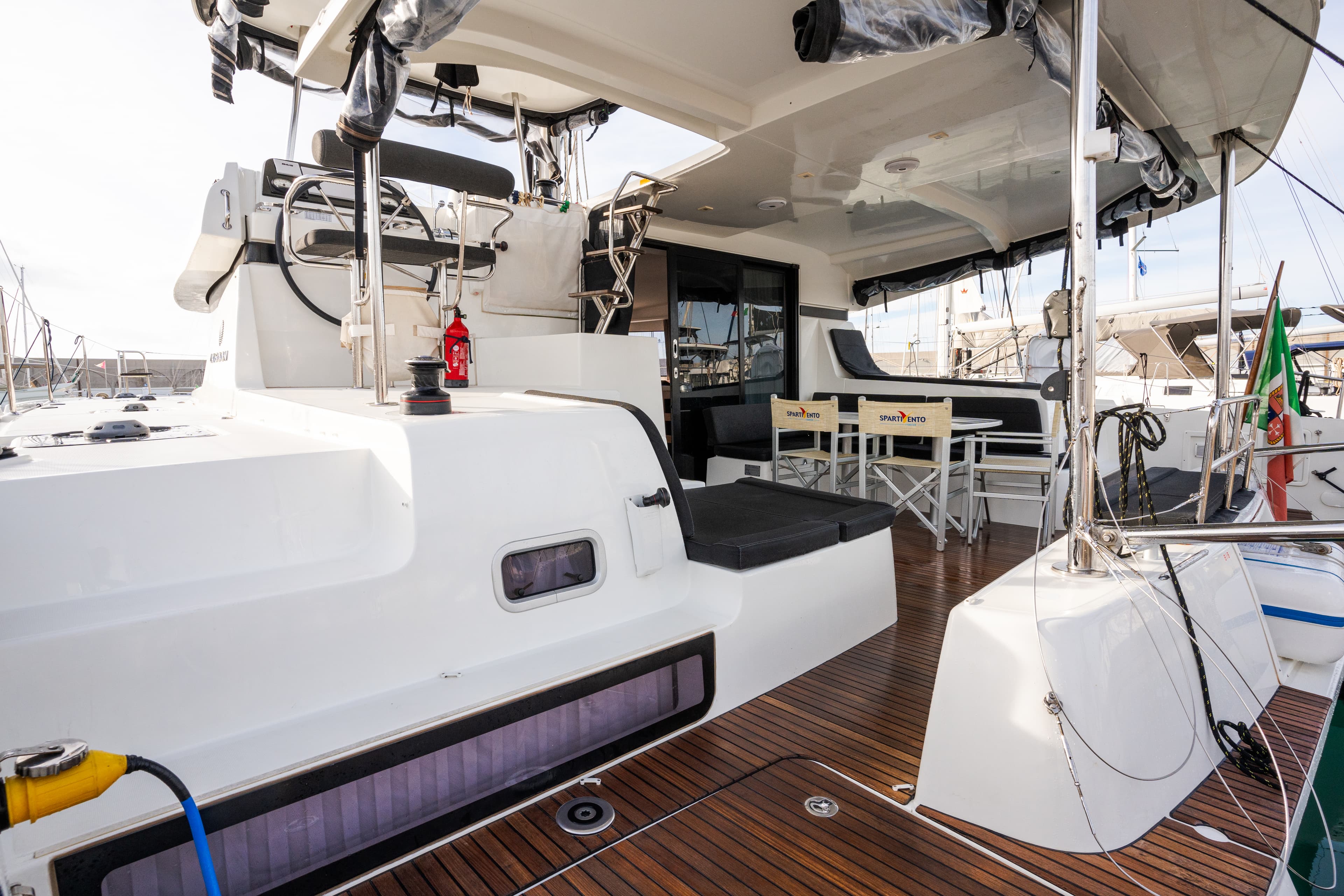 Lagoon 42 - photo 15