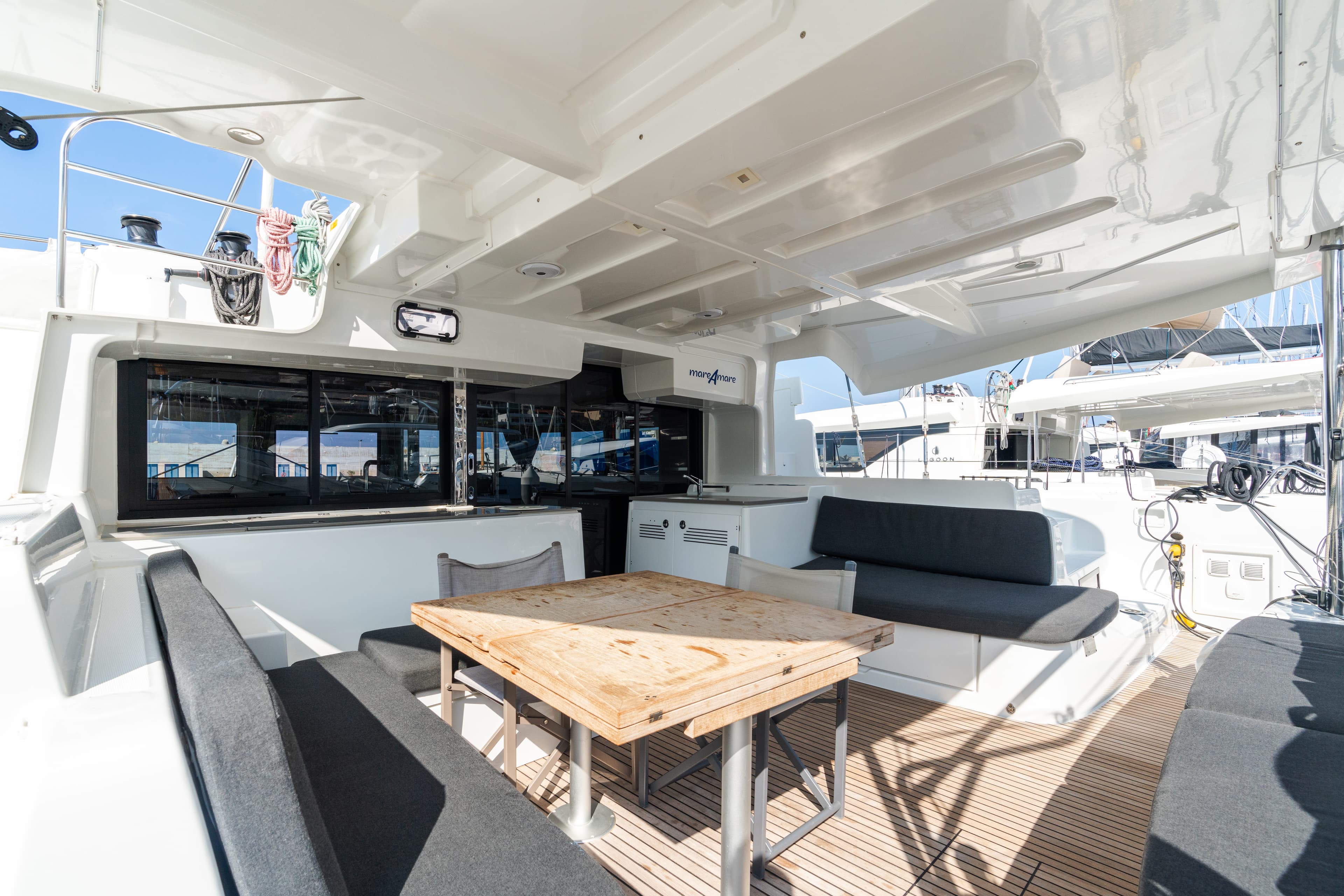 Lagoon 46  - photo 5