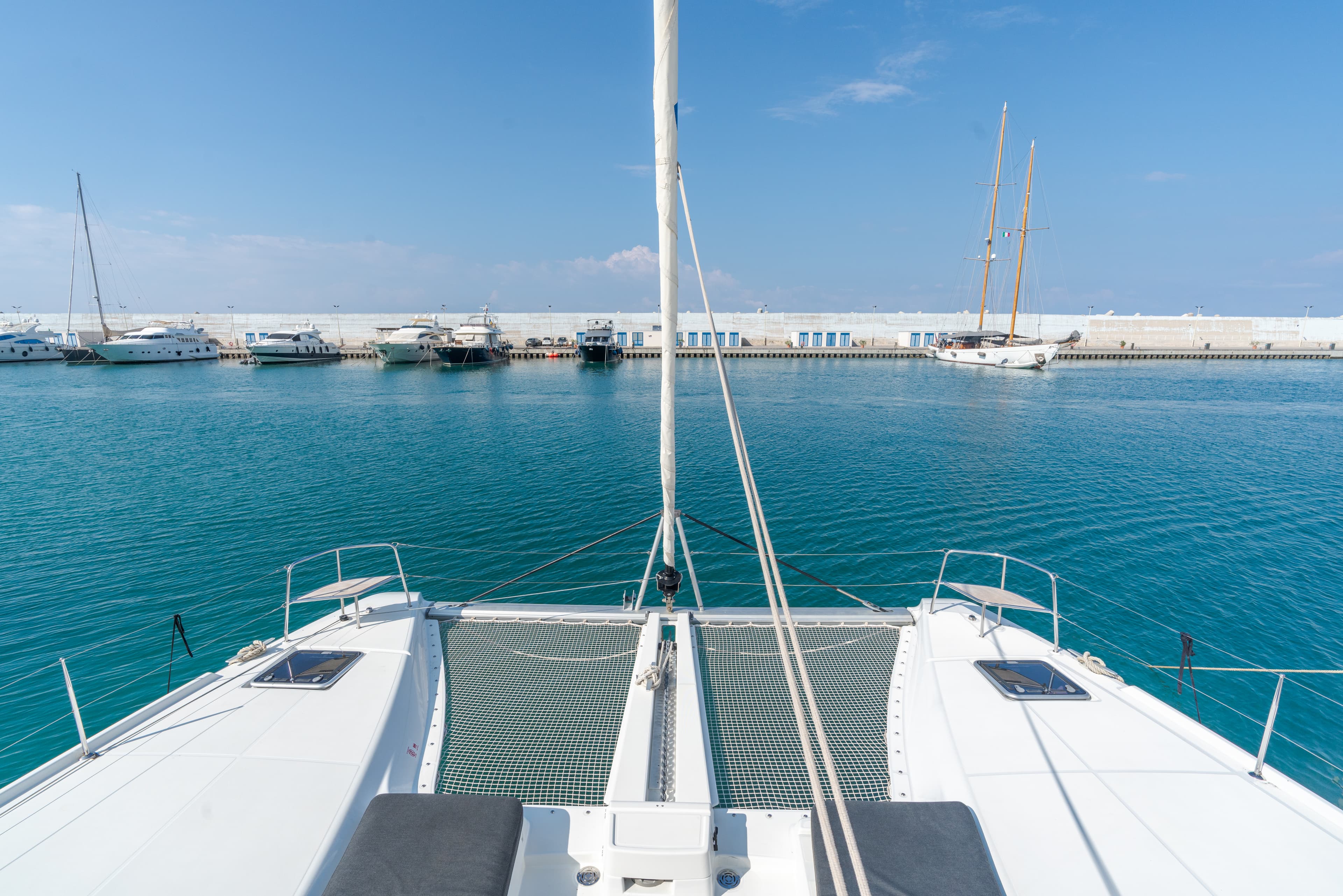 Lagoon 46  - photo 11