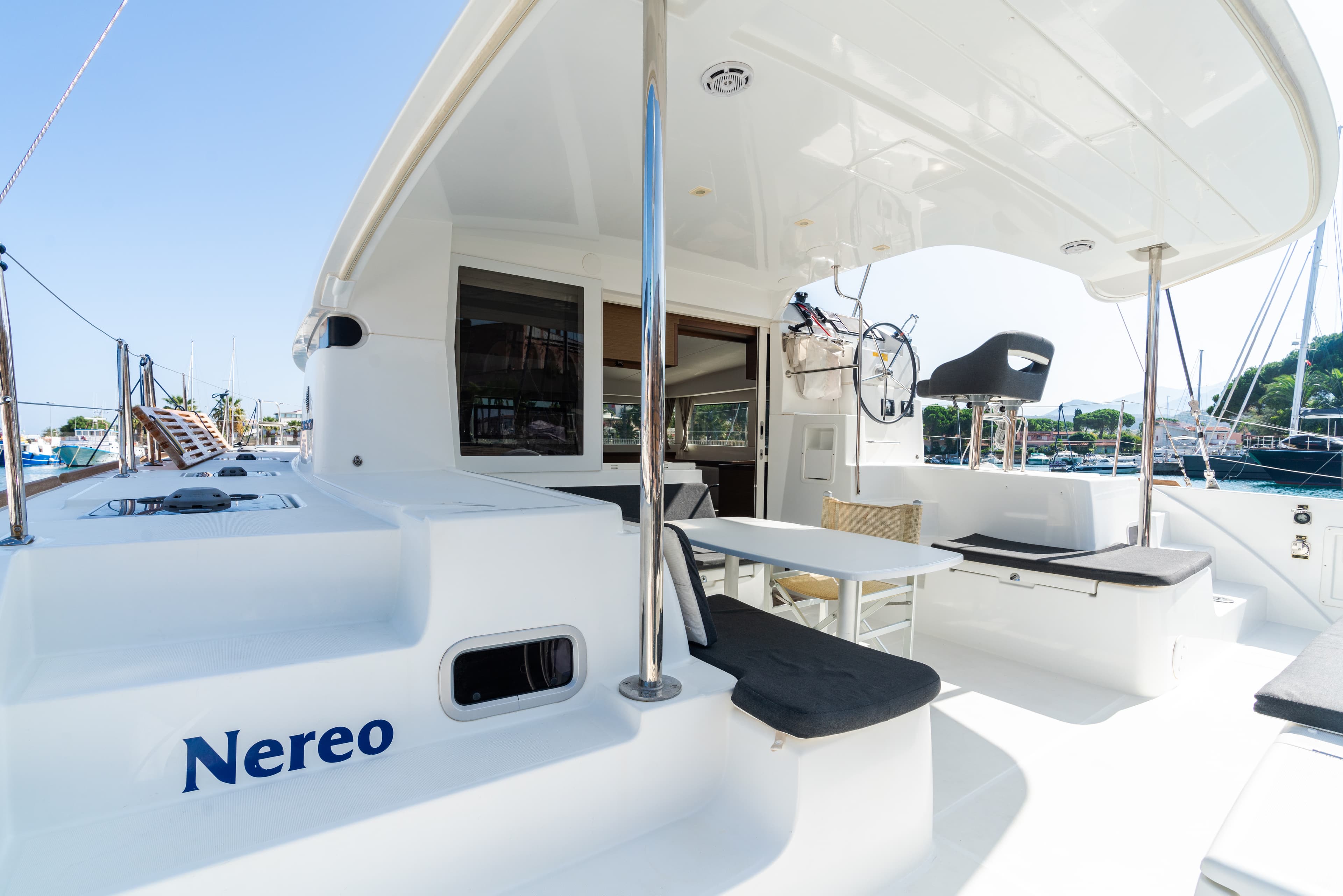 Lagoon 40 - photo 14