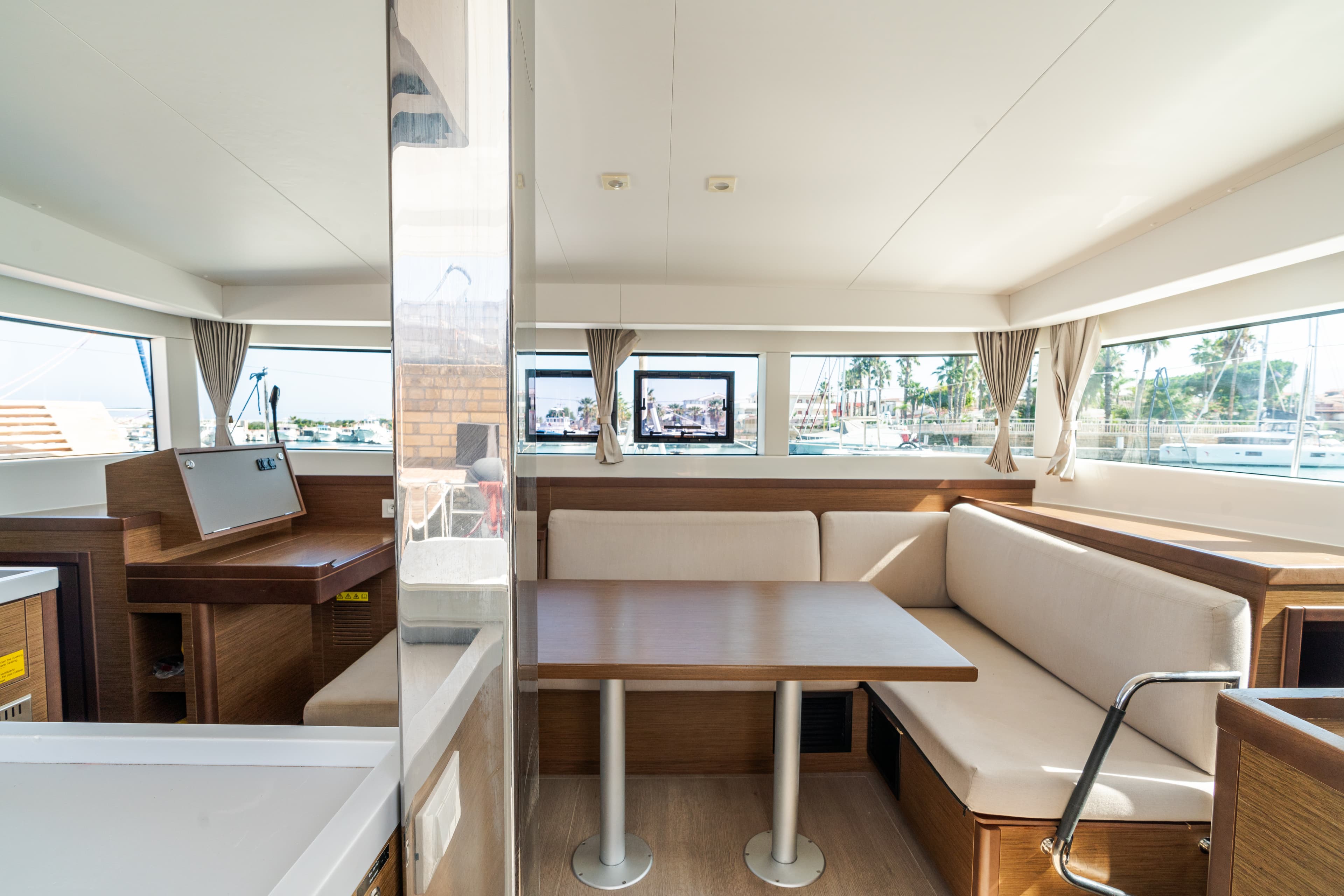 Lagoon 40 - photo 13