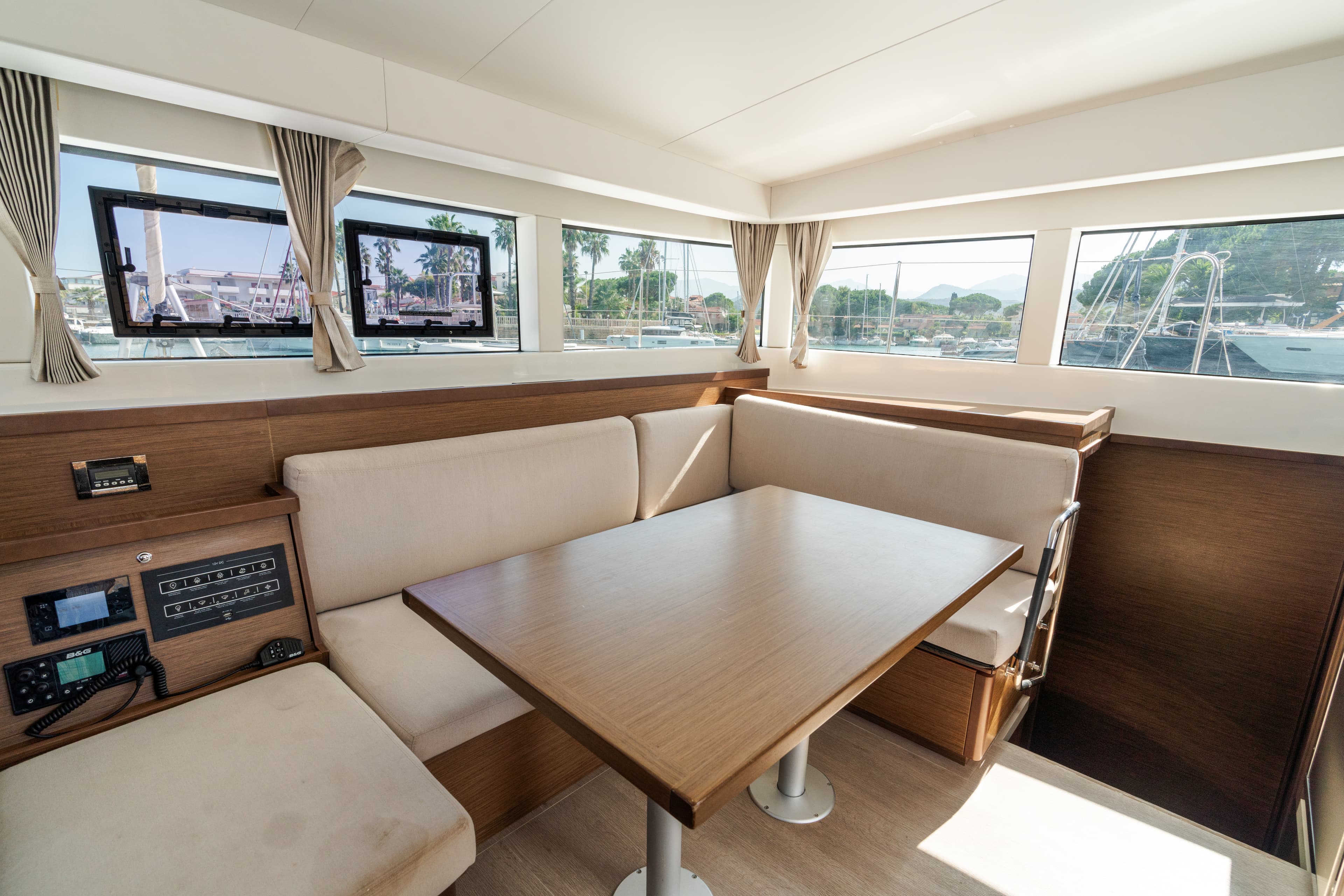 Lagoon 40 - photo 29