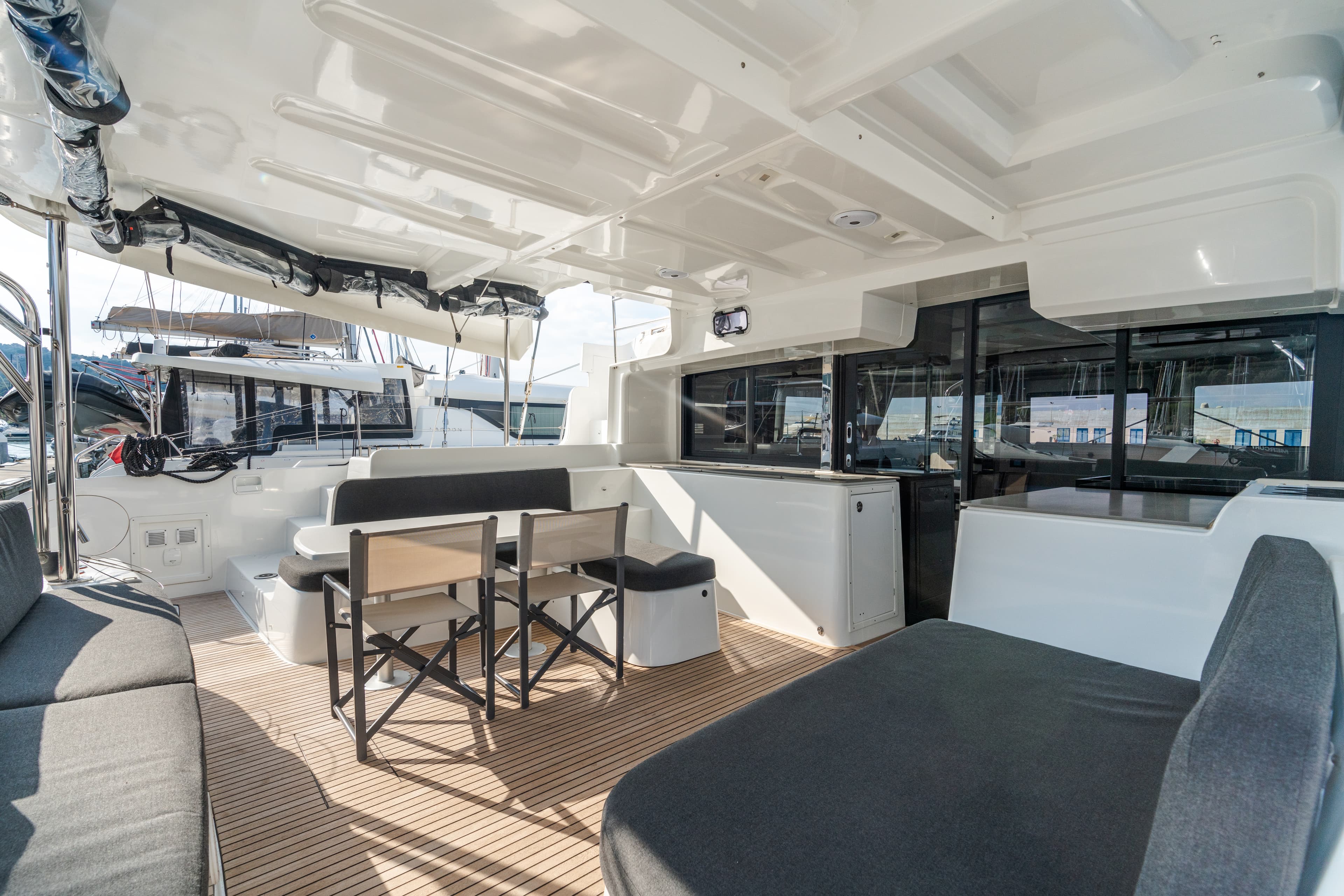 Lagoon 46  - photo 11