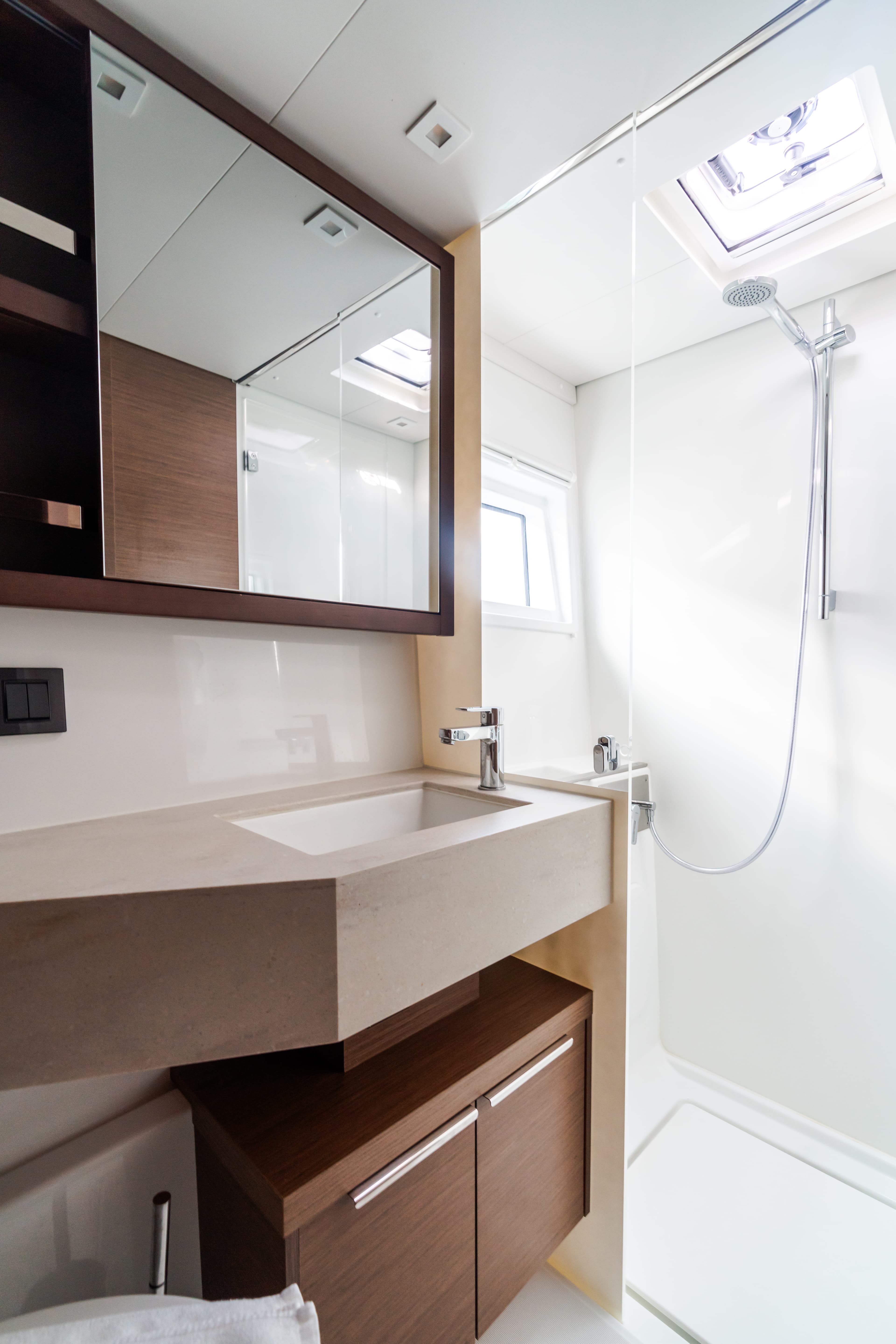 Lagoon 46  - photo 25