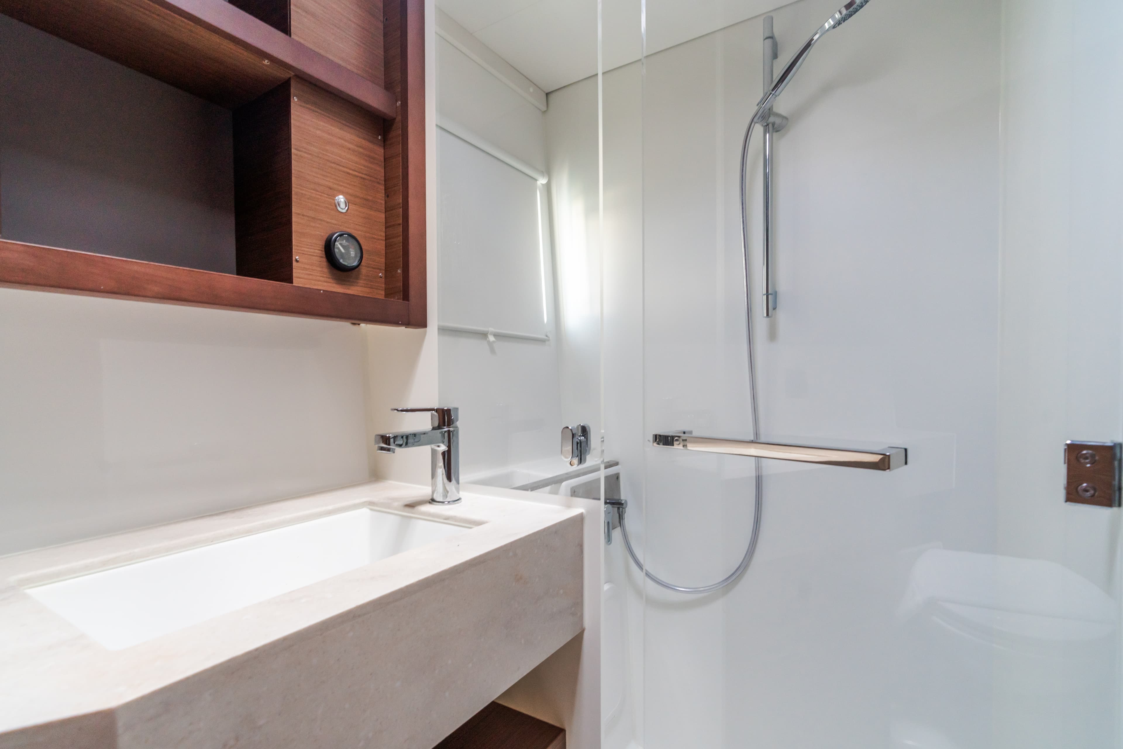 Lagoon 46  - photo 5