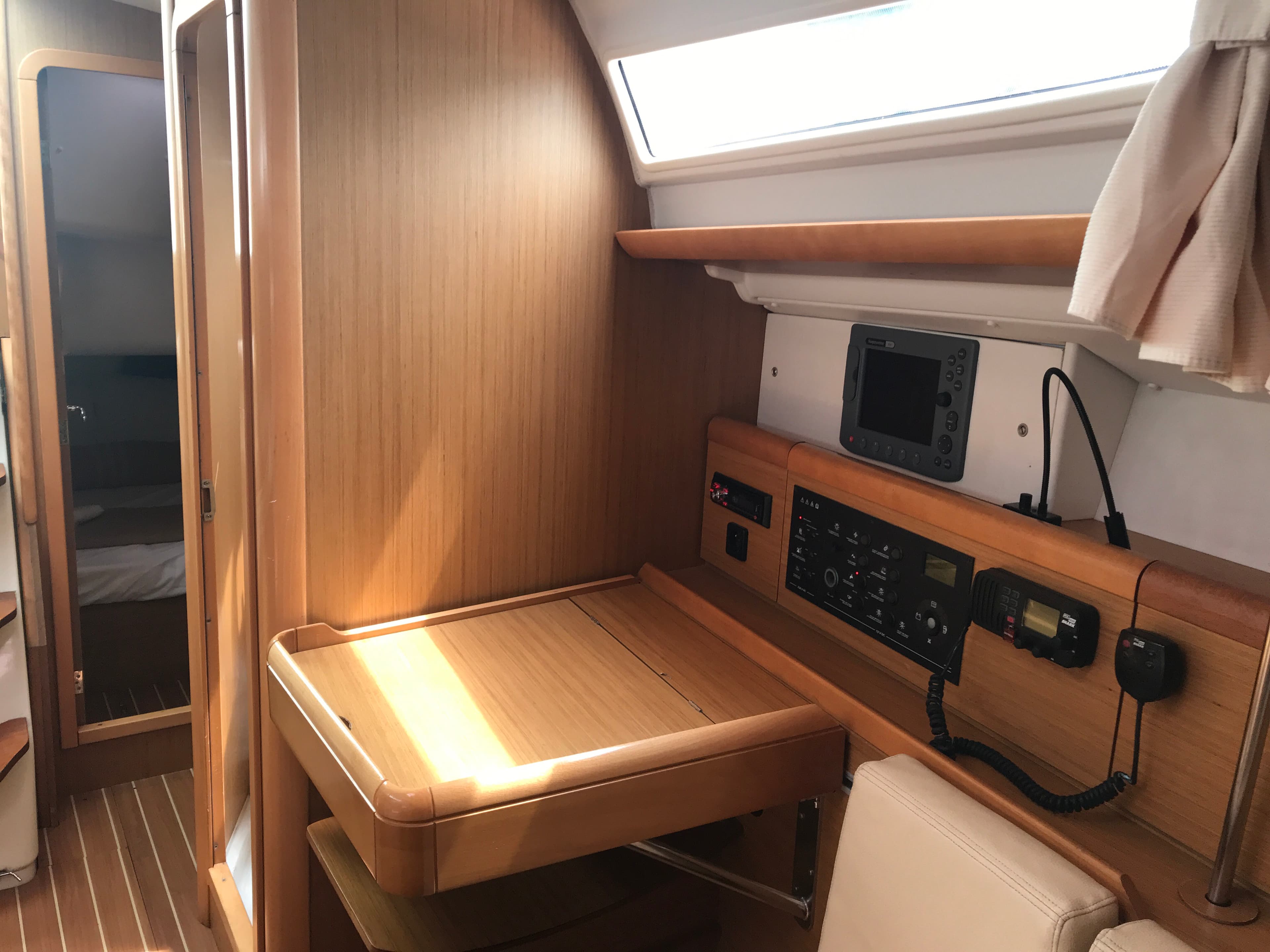 Sun Odyssey 36i - photo 8
