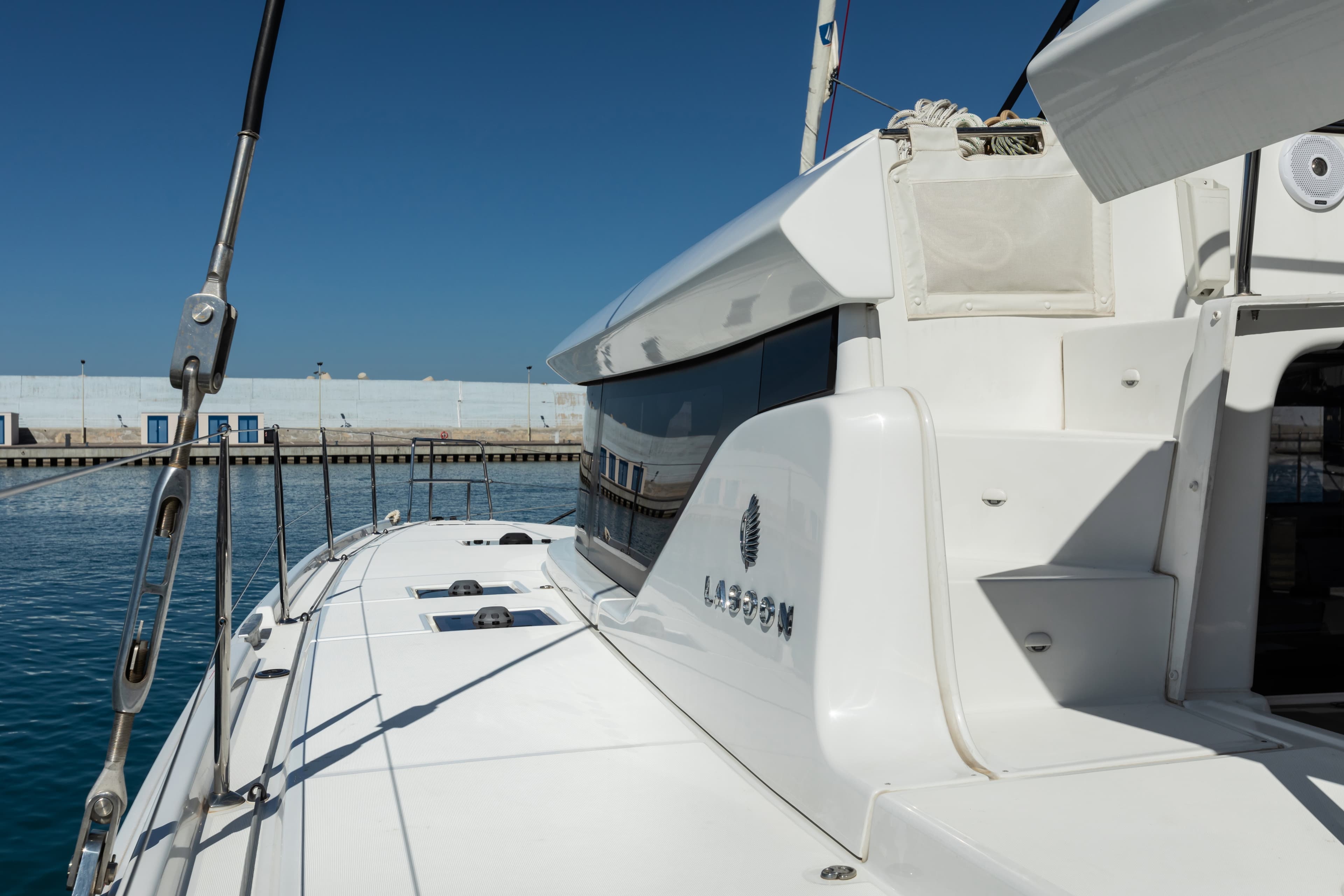 Lagoon 46  - photo 20