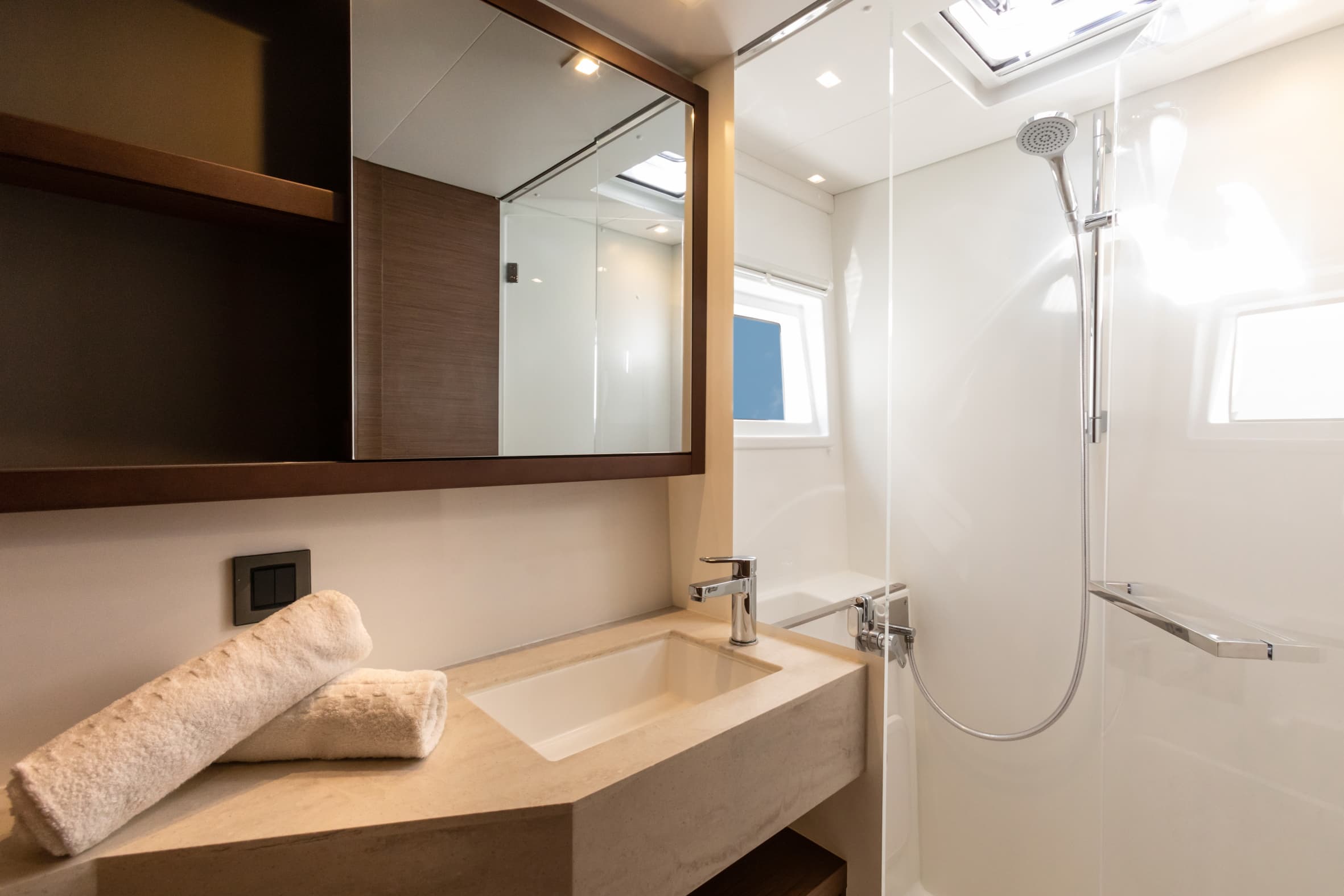 Lagoon 46  - photo 17