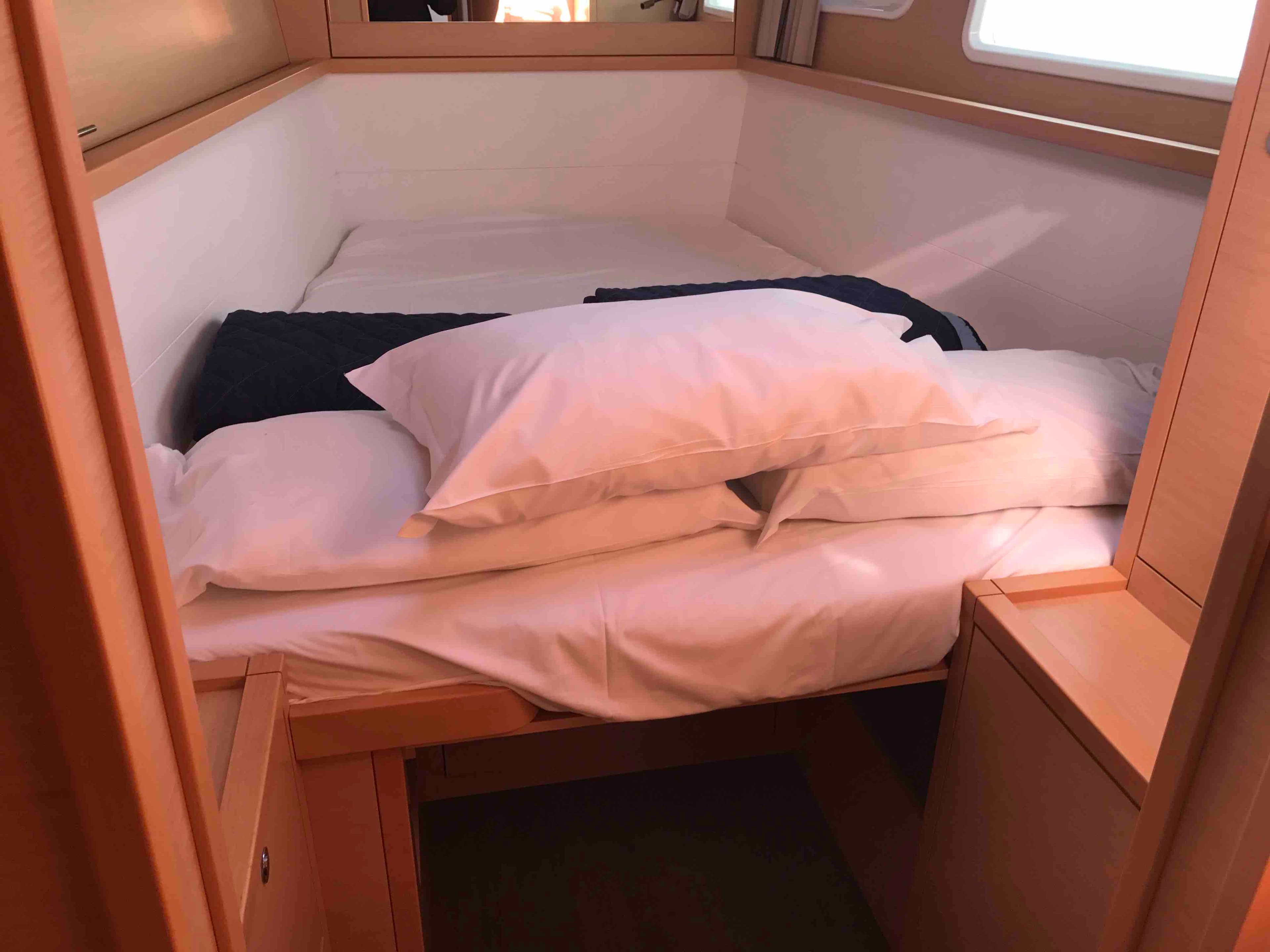 Lagoon 450 Fly - photo 4