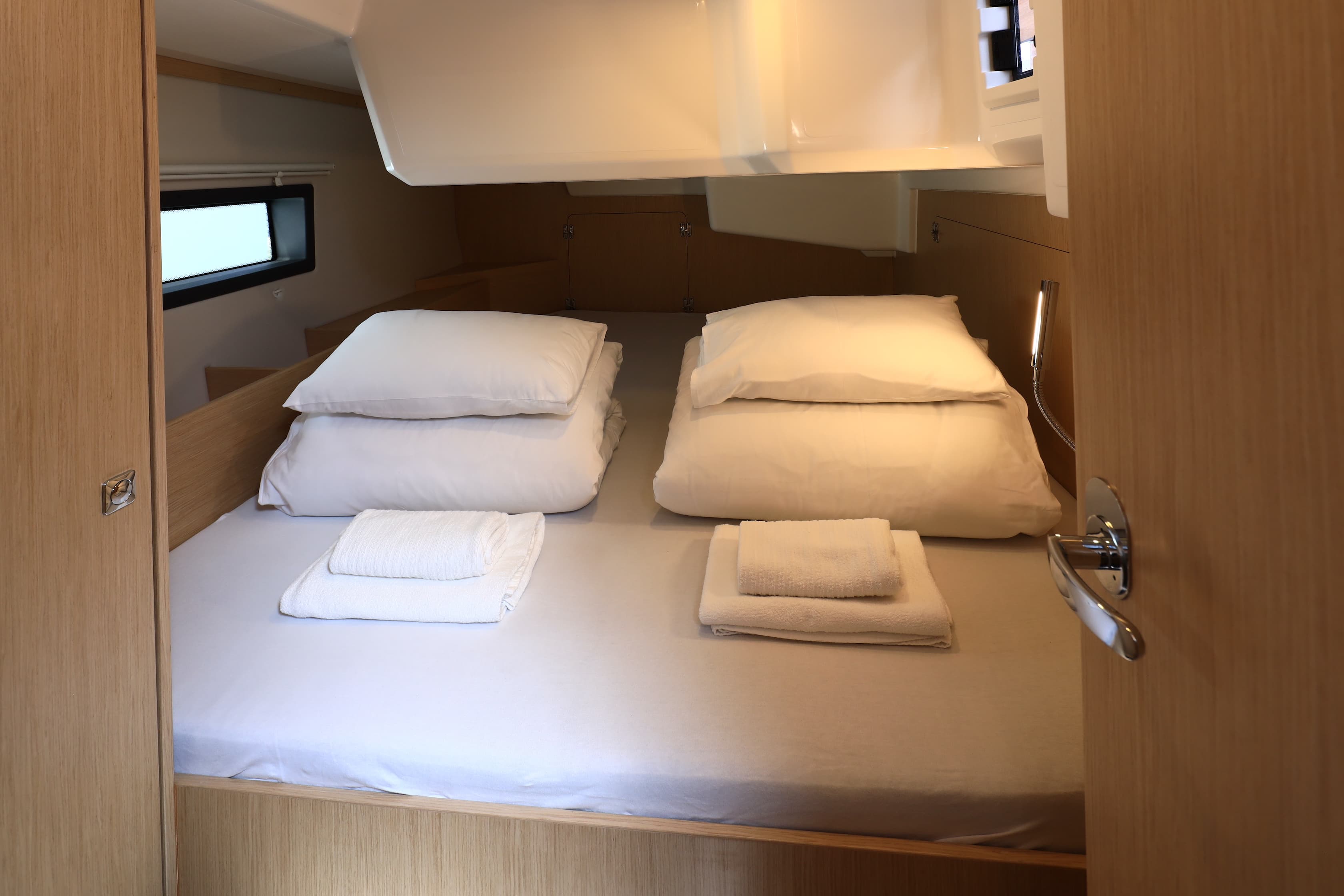 Bavaria C42 - photo 8