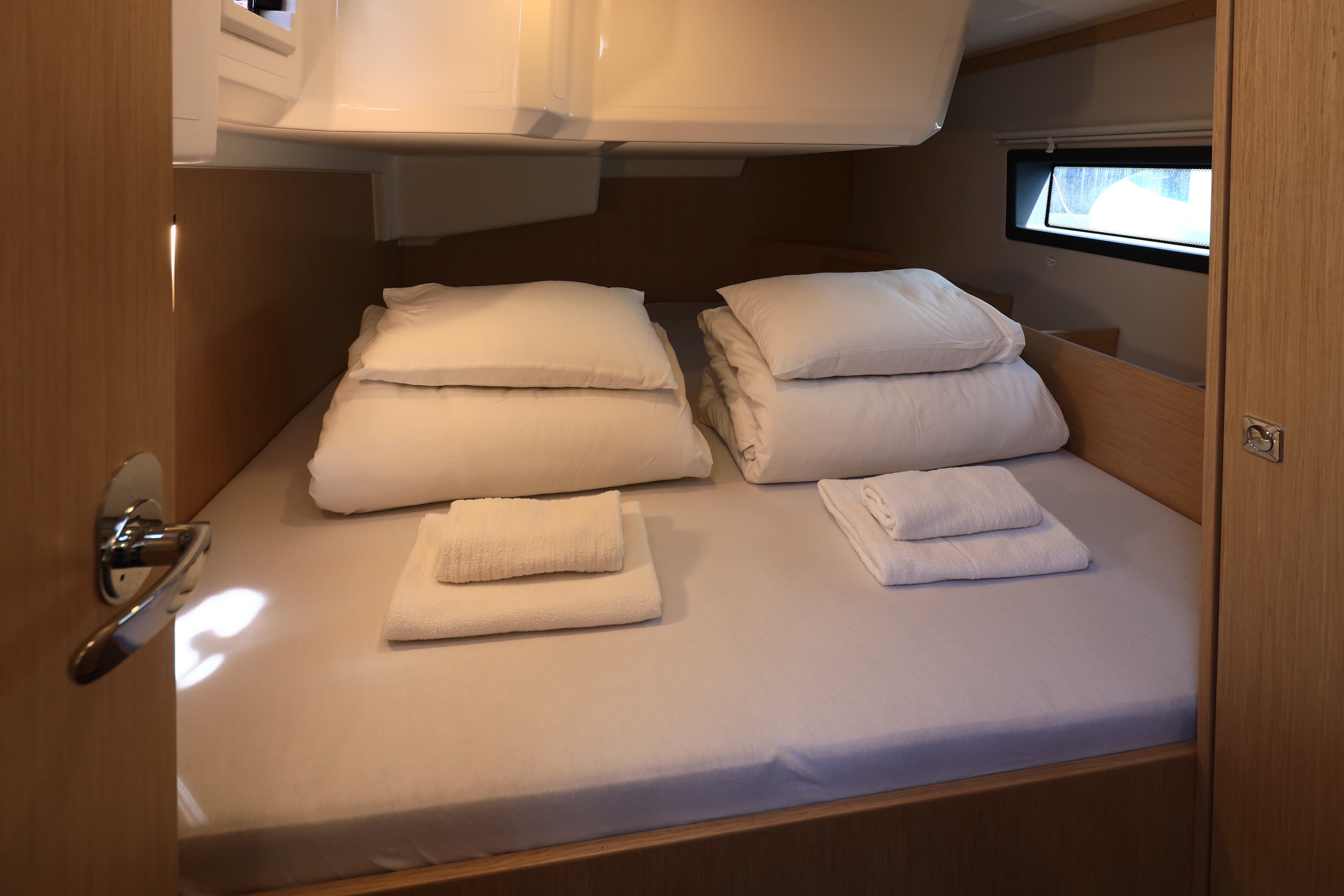 Bavaria C42 - photo 5