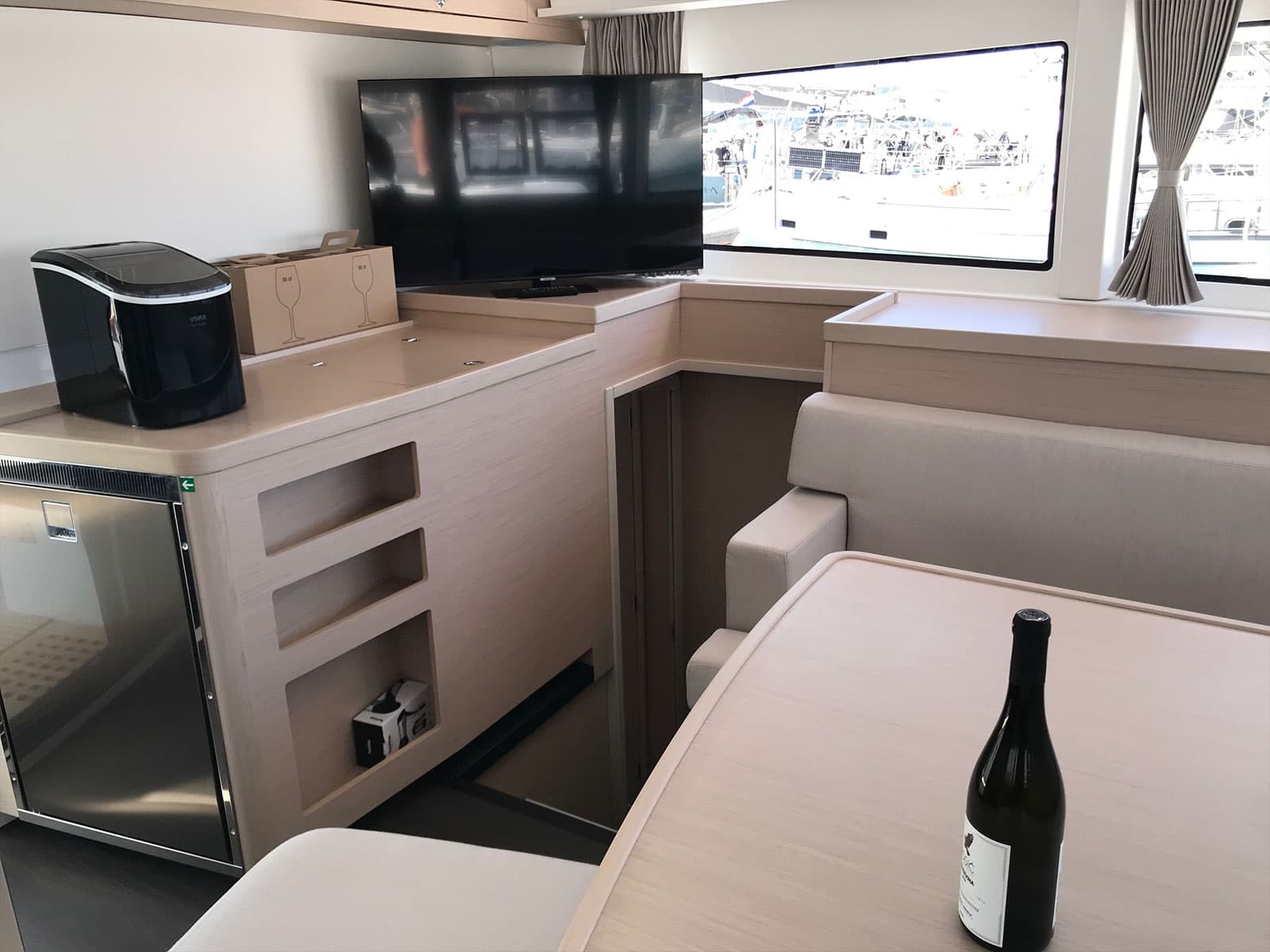 Lagoon 42 - photo 11