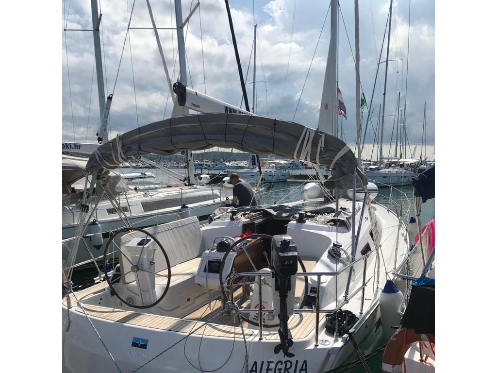 Bavaria Cruiser 37 - photo