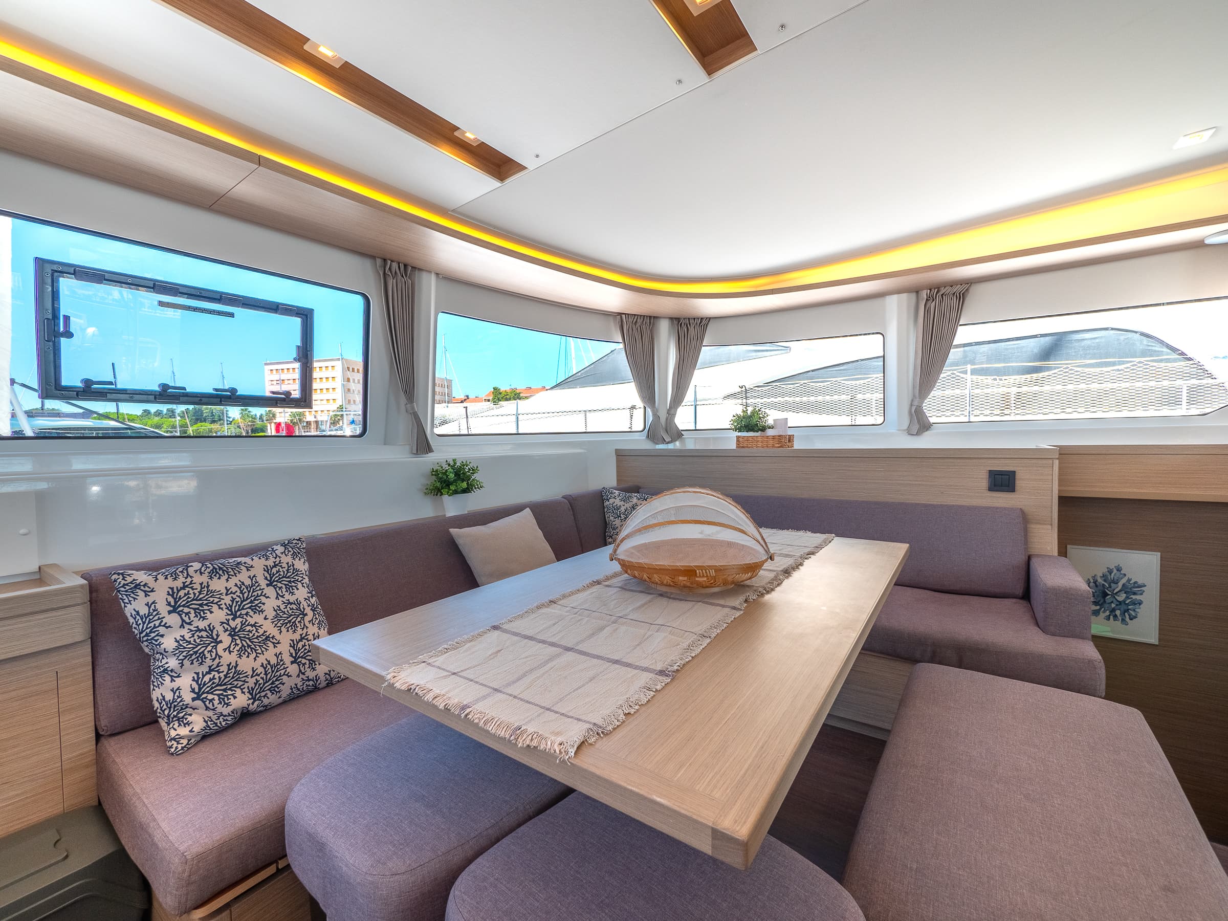 Lagoon 46  - photo 26