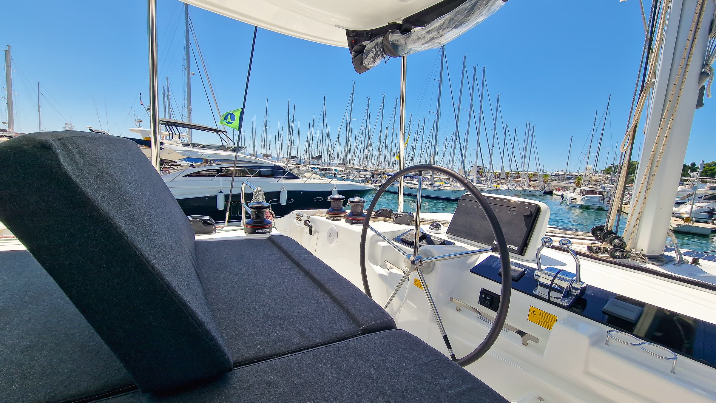 Lagoon 46  - photo 5