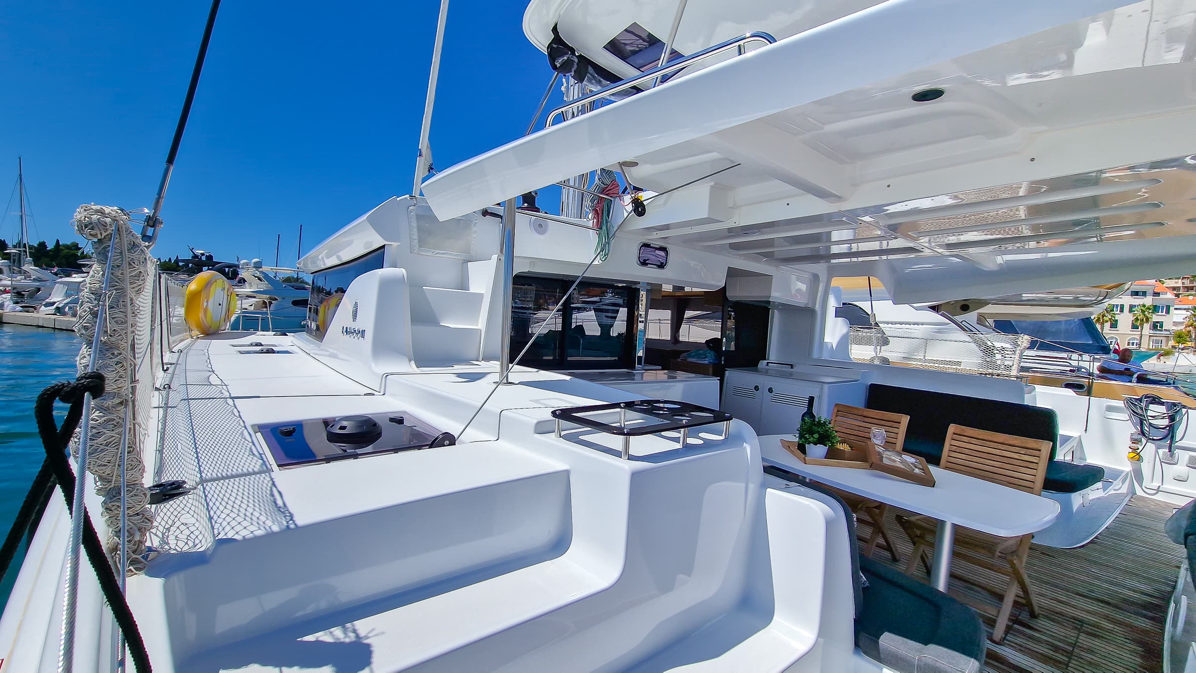 Lagoon 46  - photo 16