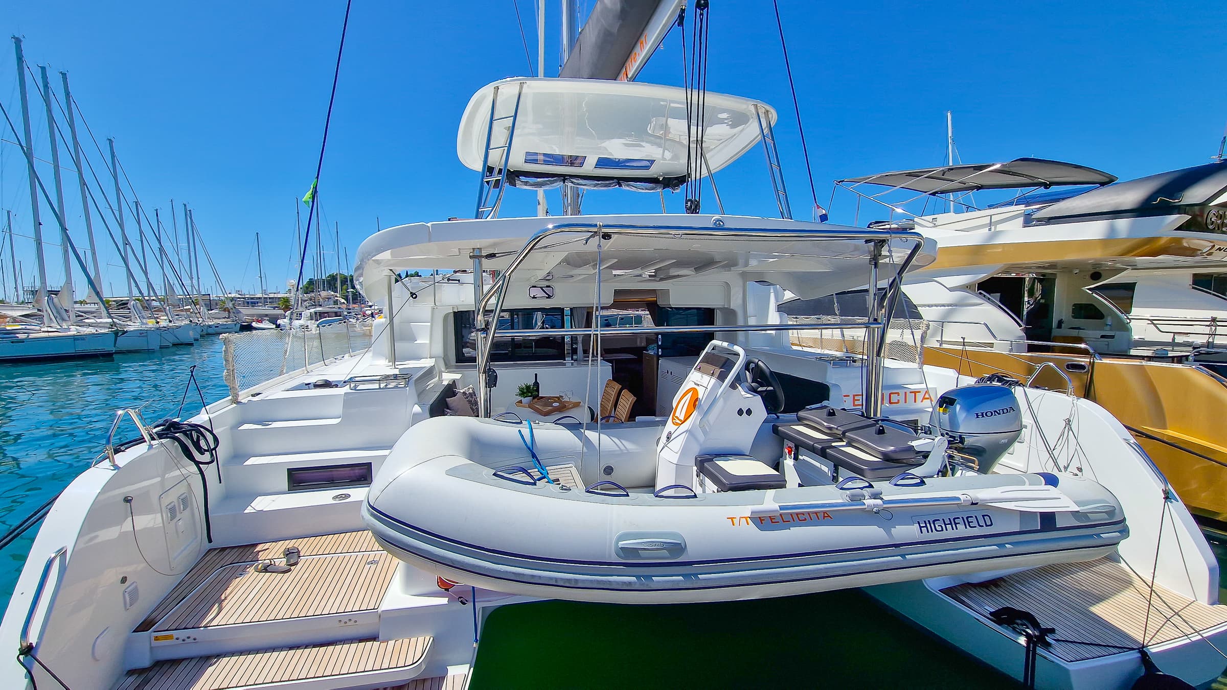 Lagoon 46  - photo 12