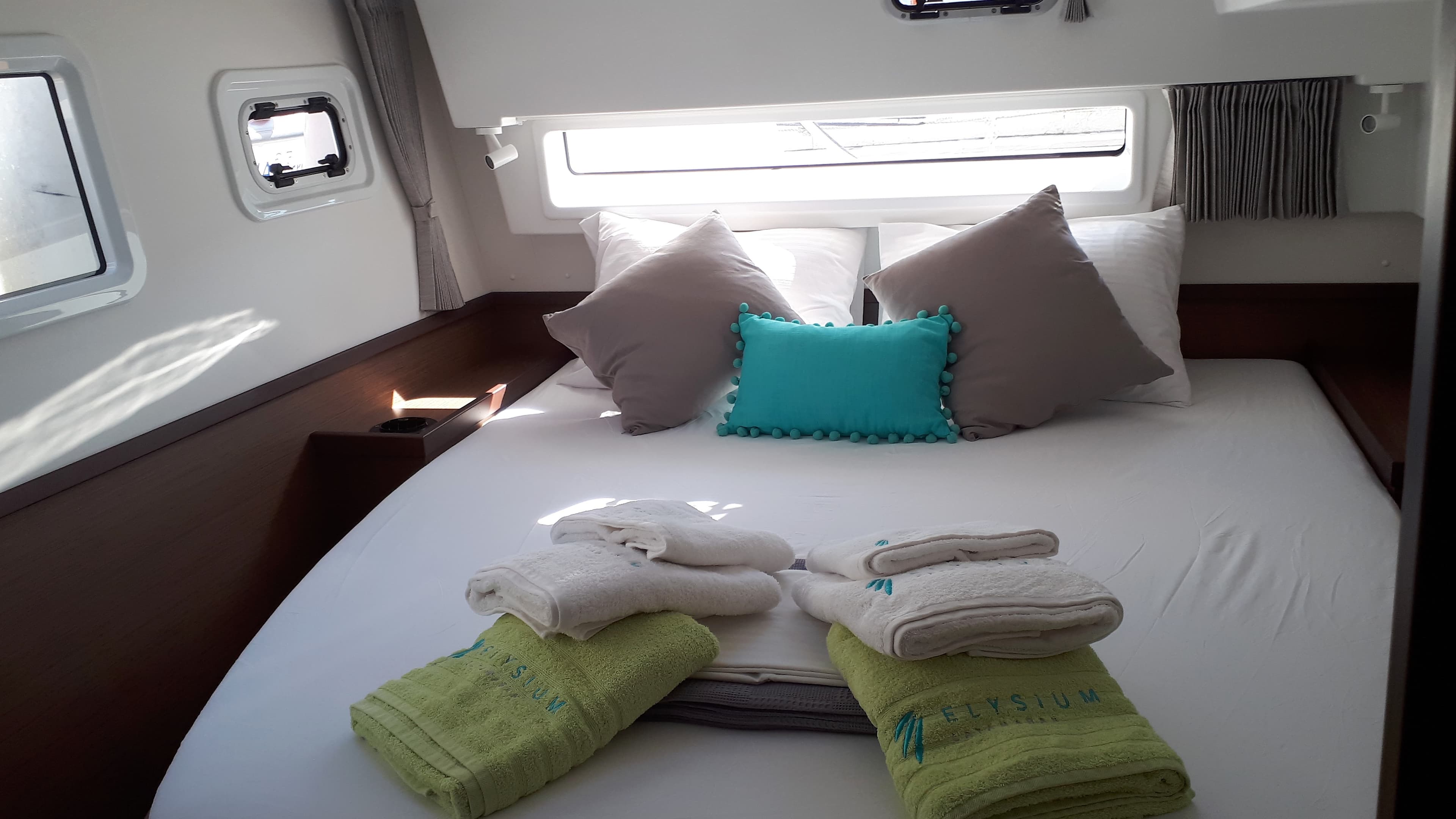 Lagoon 42 - photo 12