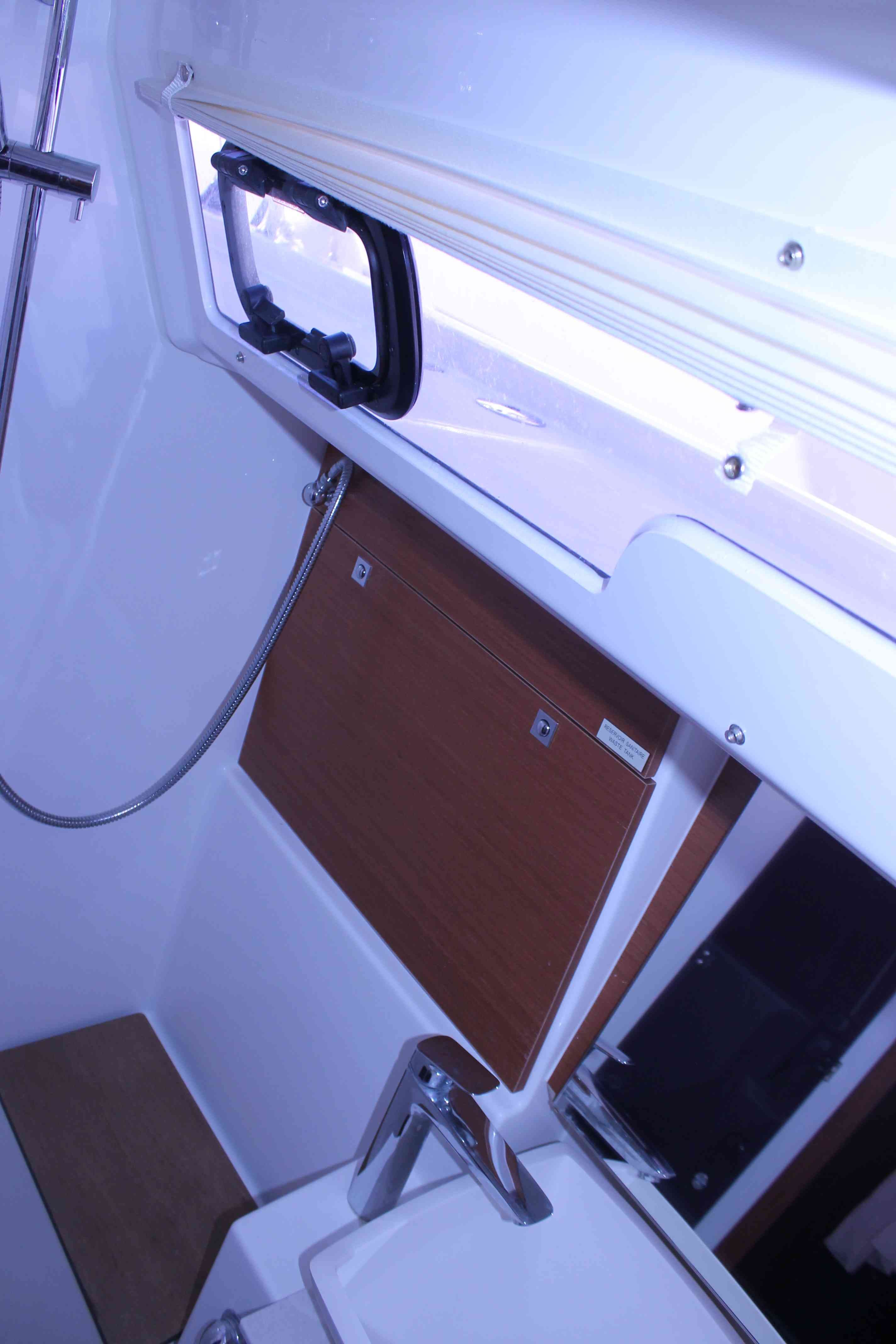 Dufour 430 - photo 22